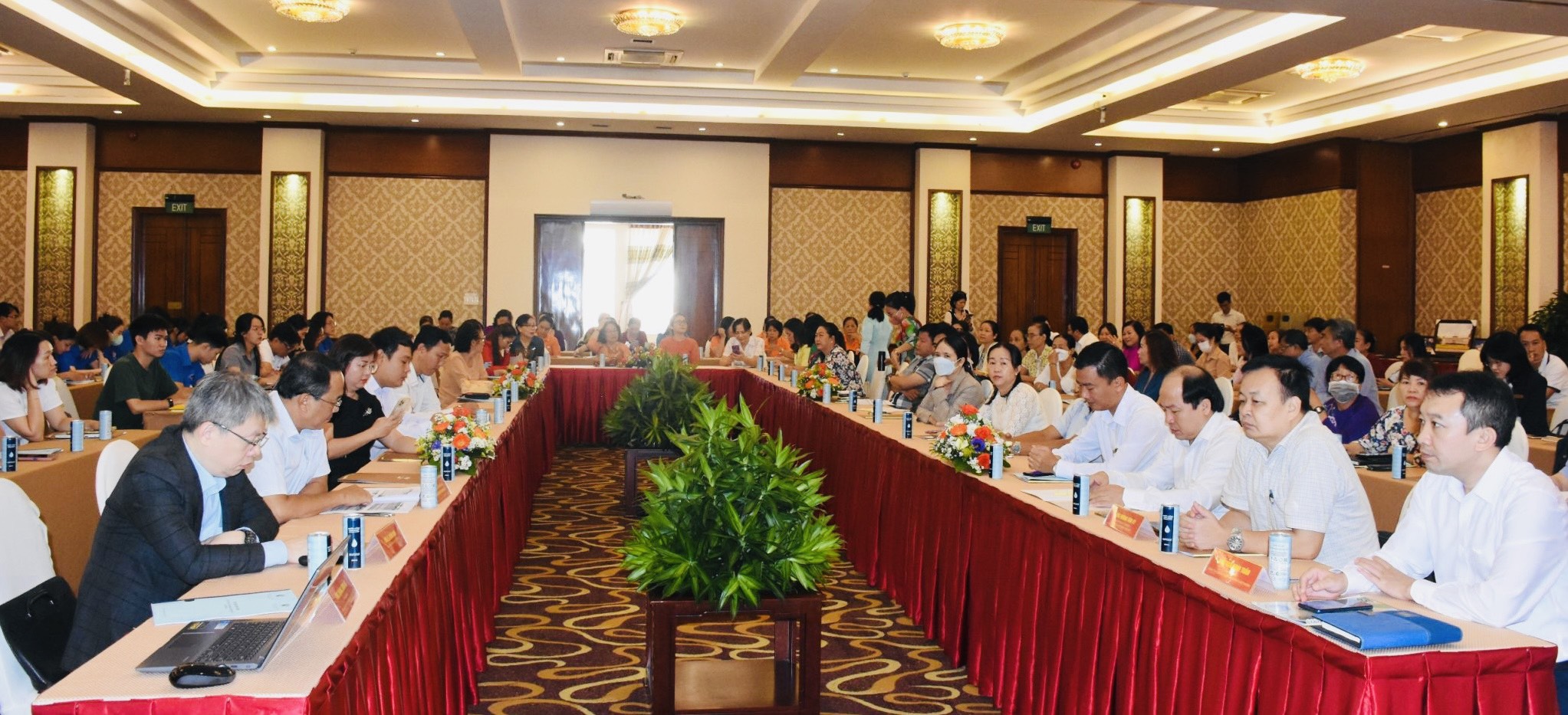 Cũng tại hội nghị này, các đại biểu còn có cơ hội trao đổi về công tác quản lý chất thải và giảm nhựa trong hoạt động sản xuất, kinh doanh, dịch vụ