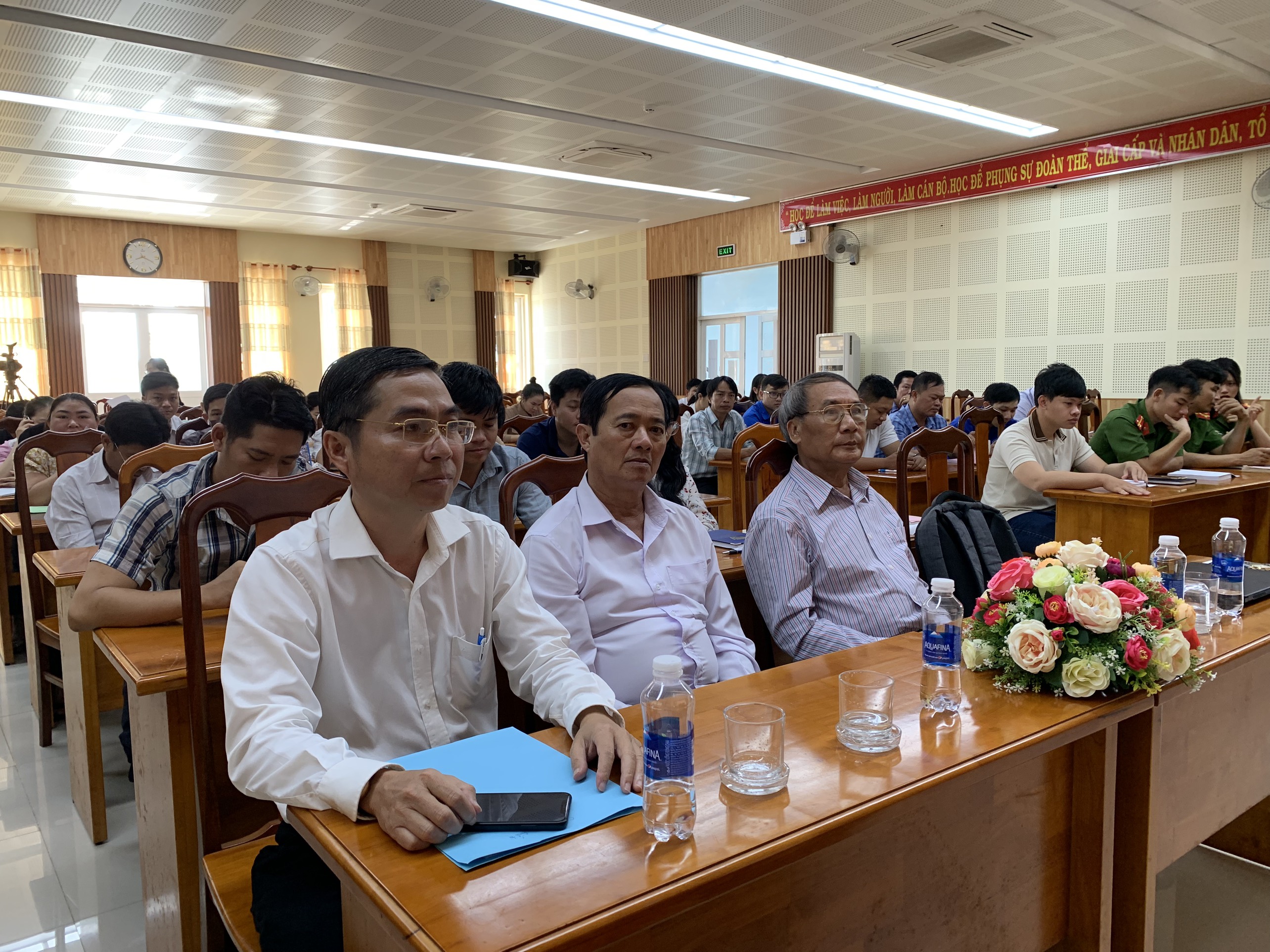 Huyện uỷ Châu Đức khai giảng lớp Sơ cấp lý luận chính trị năm 2023.