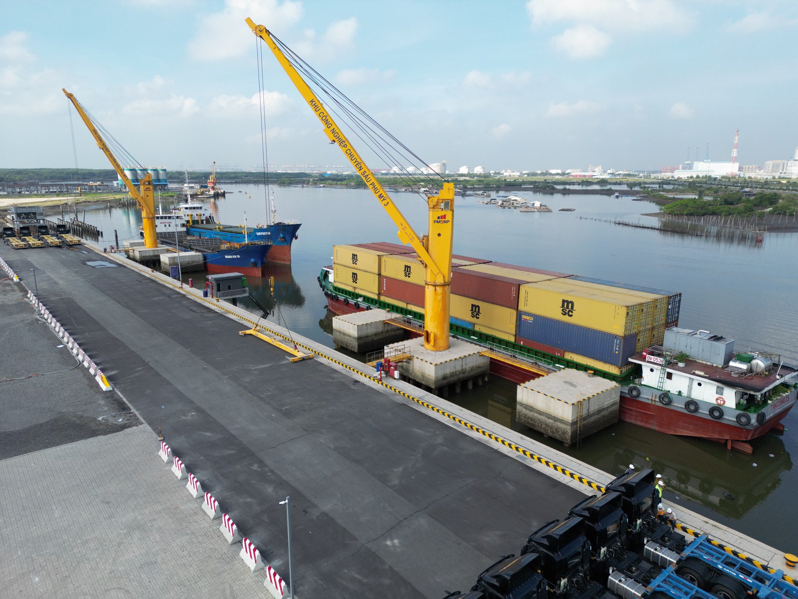 Toàn cảnh Cảng cạn Phú Mỹ.