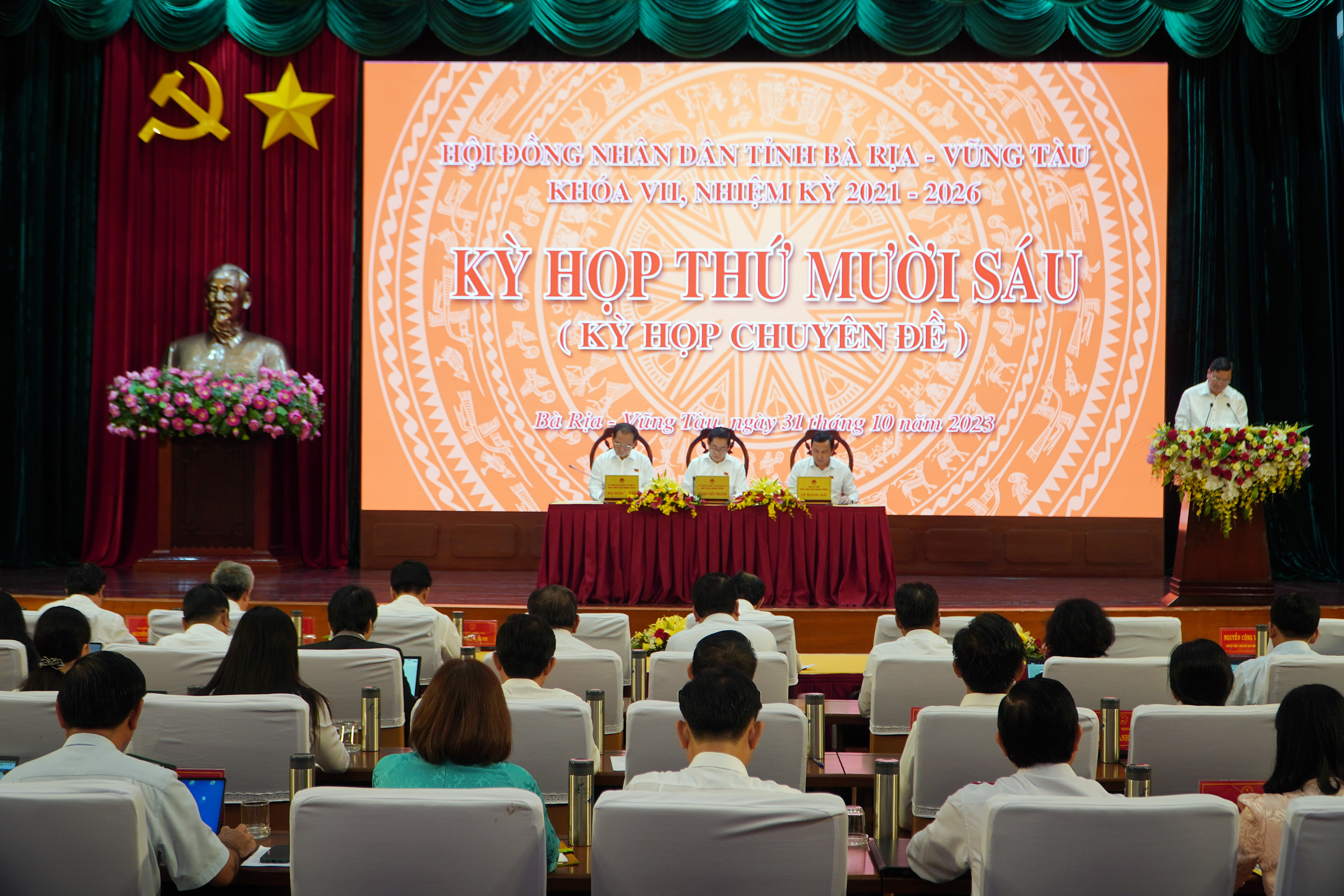 Kỳ họp thứ 16, HĐND tỉnh khóa VII, nhiệm kỳ 2021-2026 kết thúc chương trình làm việc trong chiều 31/10.