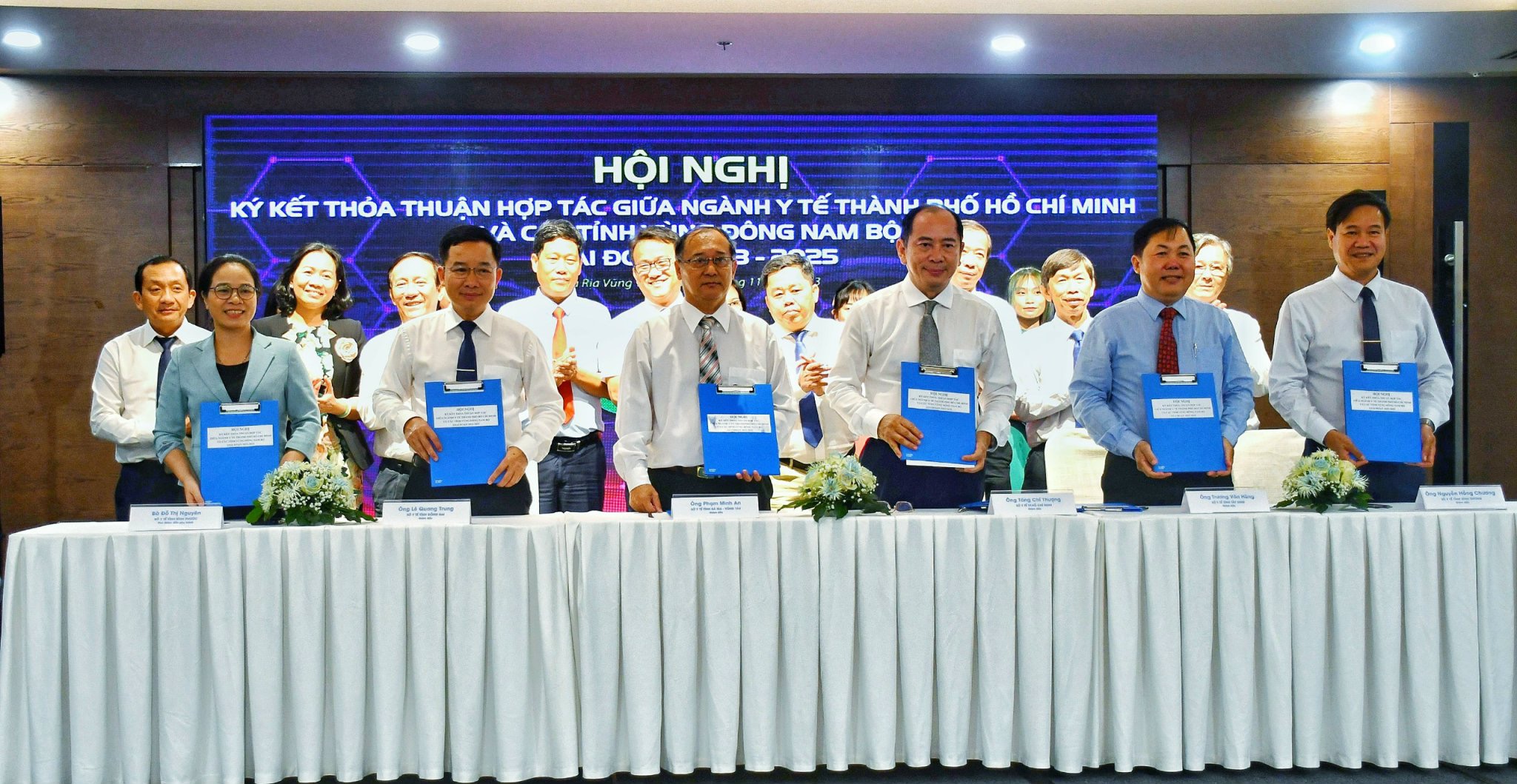 Lãnh đạo Sở Y tế TP.Hồ Chí Minh và Sở Y tế các tỉnh Đông Nam Bộ ký kết Bản thỏa thuận hợp tác giai đoạn 2023-2025.