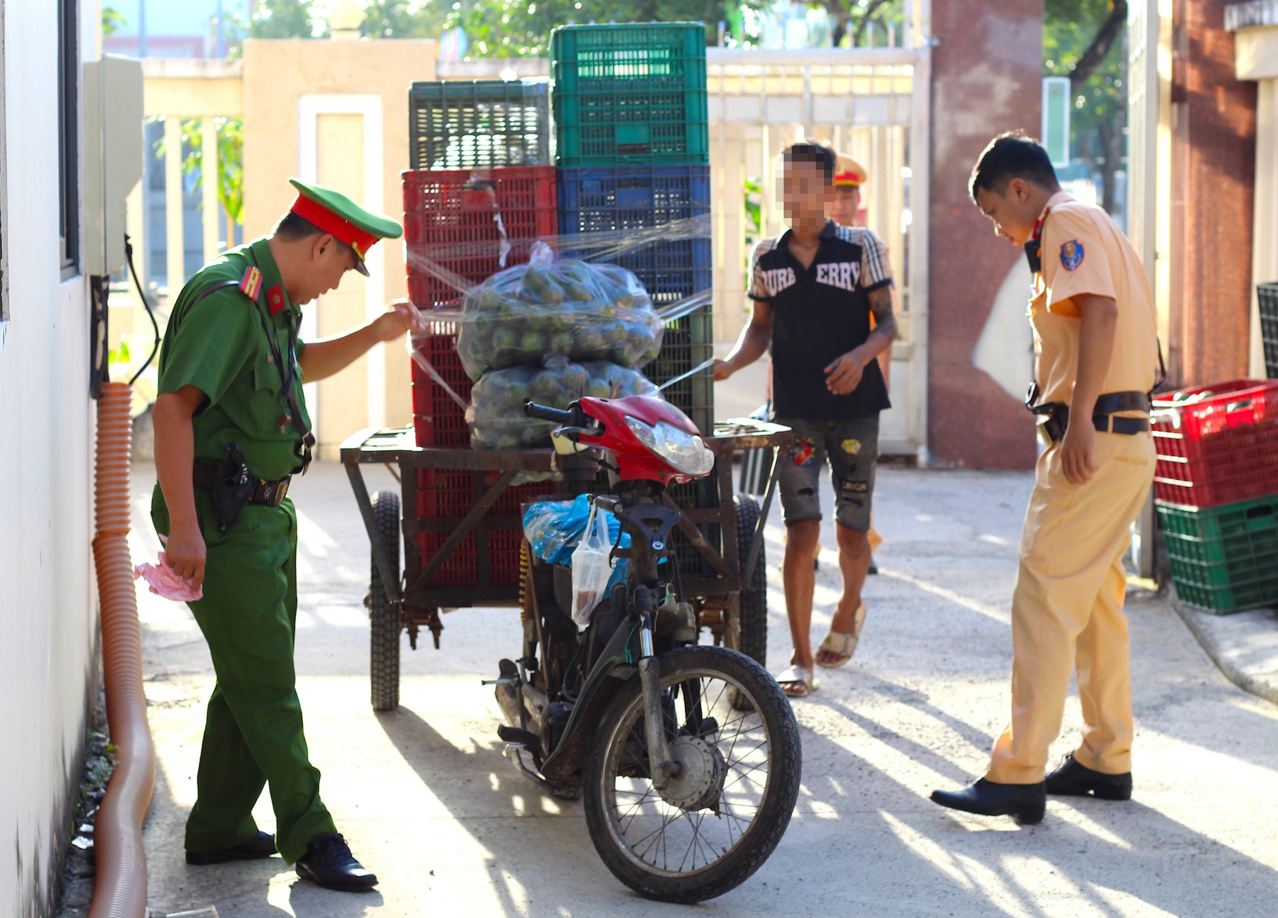 Tổ công tác của Đội CSGT-TT Công an TP. Bà Rịa tạm giữ 1 xe 