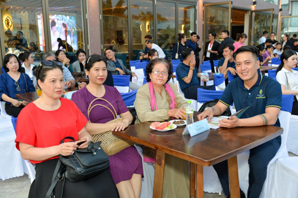 Không gian âm nhạc Thay lời biển hát 4 tại The Maris Vũng Tàu.