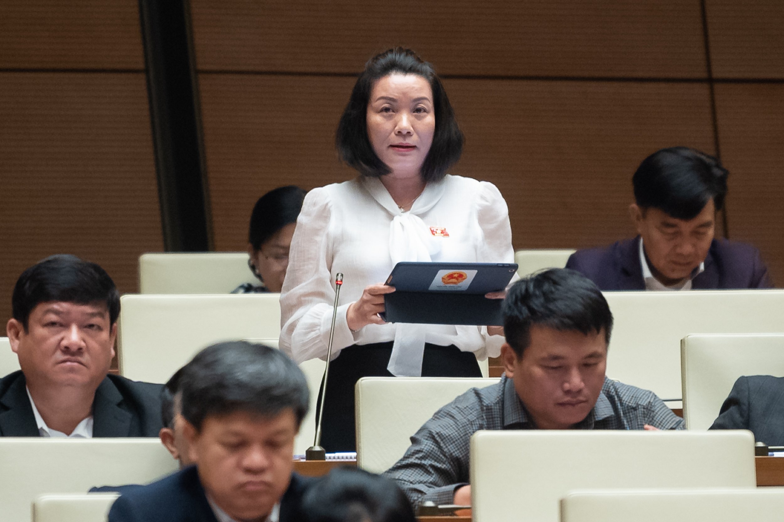 Đại biểu Nguyễn Minh Tâm (Đoàn ĐBQH tỉnh Quảng Bình) cho rằng, công tác bảo vệ người chưa thành niên thời gian qua vẫn còn nhiều bất cập.