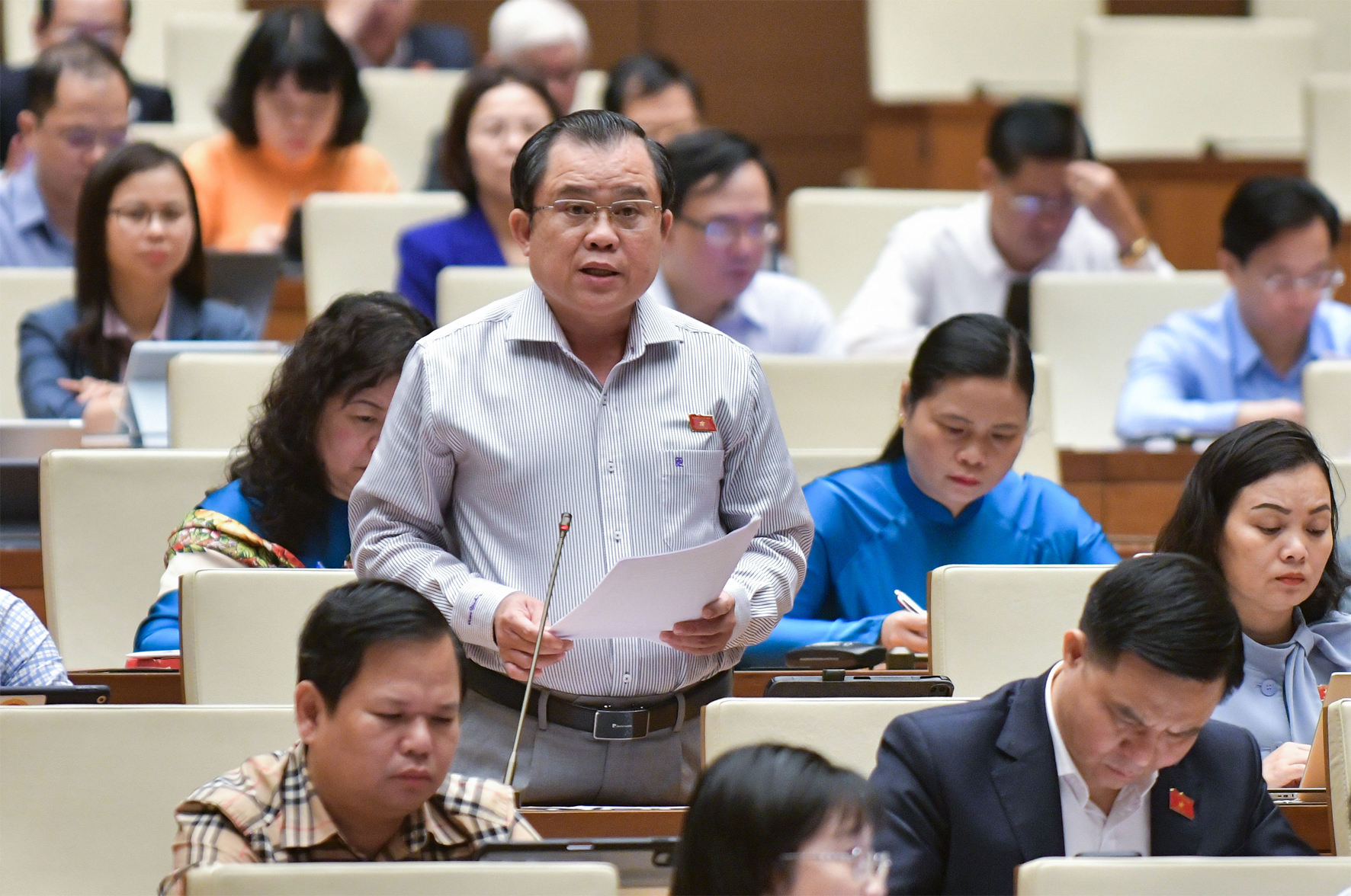 Đại biểu Nguyễn Tâm Hùng (Đoàn ĐBQH tỉnh Bà Rịa-Vũng Tàu) phát biểu thảo luận về dự thảo Luật sửa đổi, bổ sung một số điều của Luật Đấu giá tài sản. Ảnh: Q.H