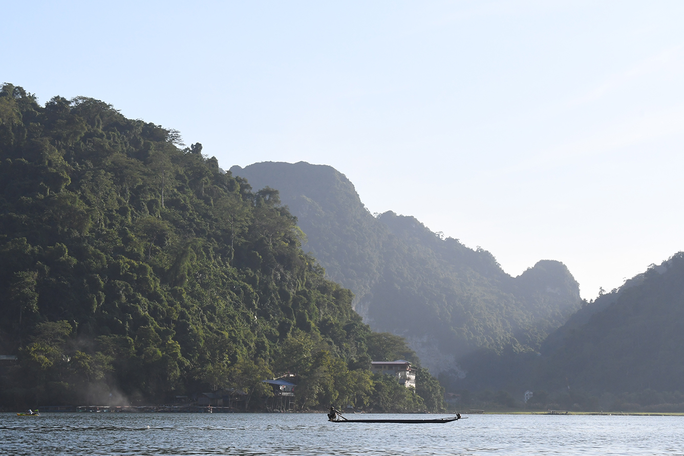 Khung cảnh nên thơ của hồ Ba Bể.
