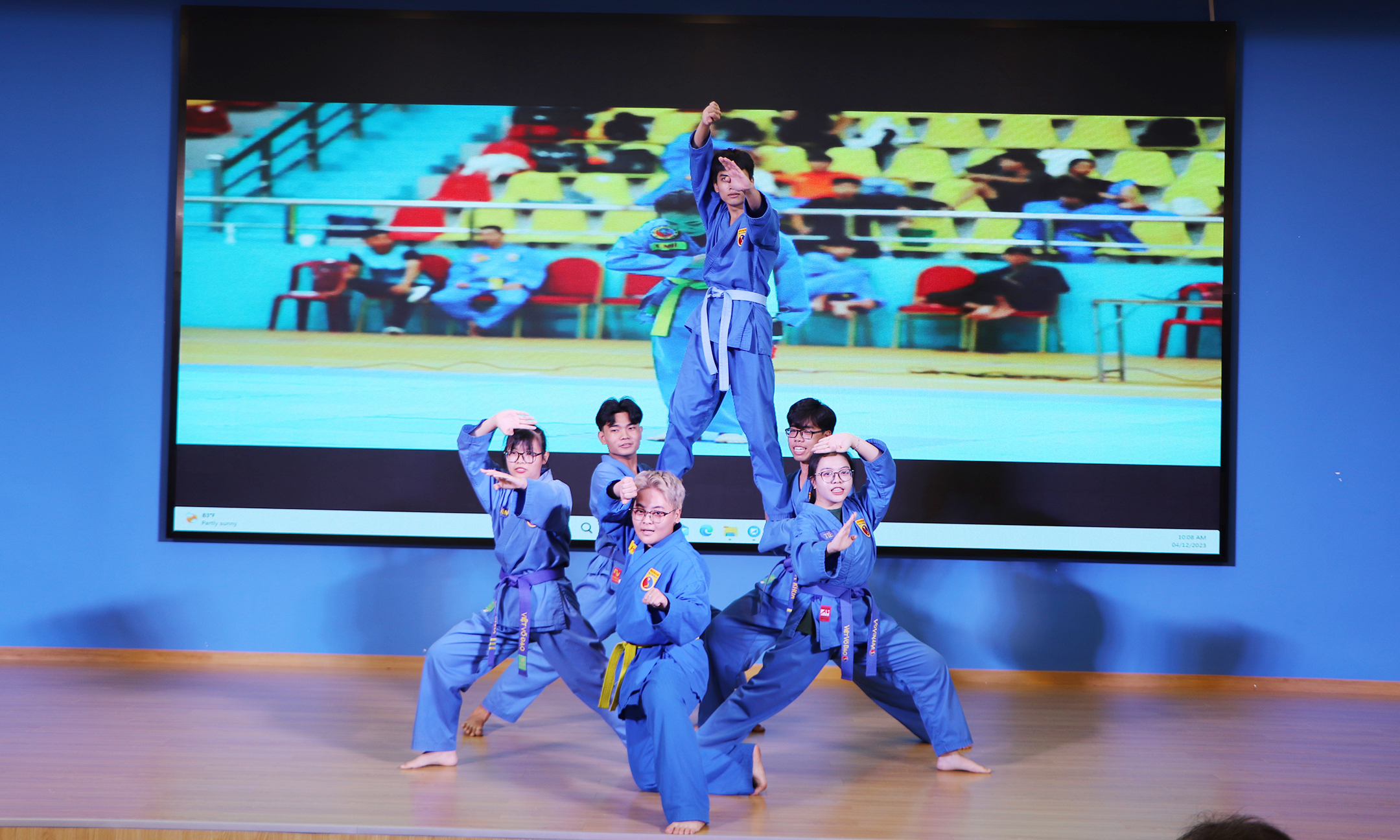 Tiết mục biểu diễn võ nhạc Vovinam của SV BVU.