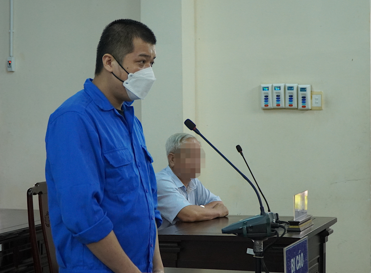 Bị cáo Trần Văn Tỏ bị tuyên phạt 15 năm tù vì lừa đảo chiếm đoạt tài sản.
