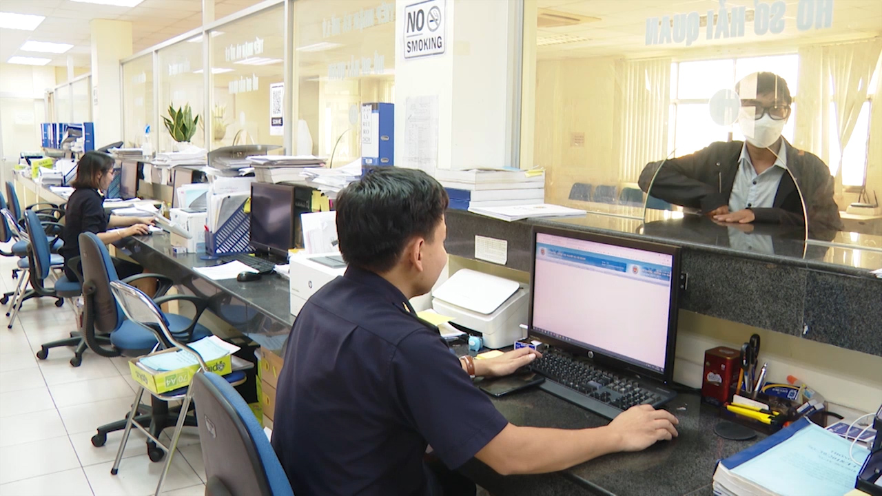  DN làm thủ tục XNK tại Chi cục Hải quan cửa khẩu Cảng Cái Mép.