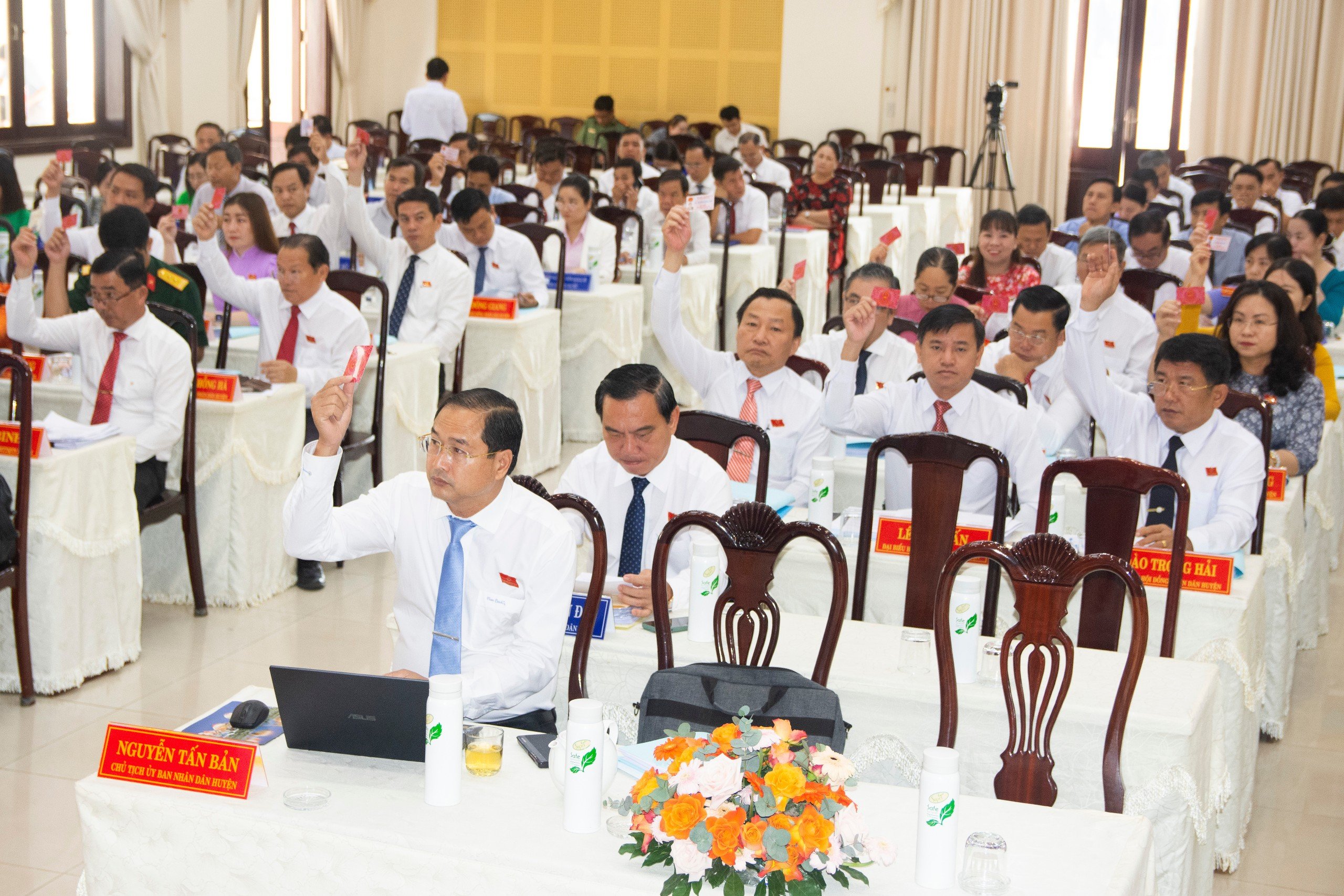 Đại biểu HĐND huyện Châu Đức khoá V, nhiệm kỳ 2021 - 2026 tham dự kỳ họp thứ 14.