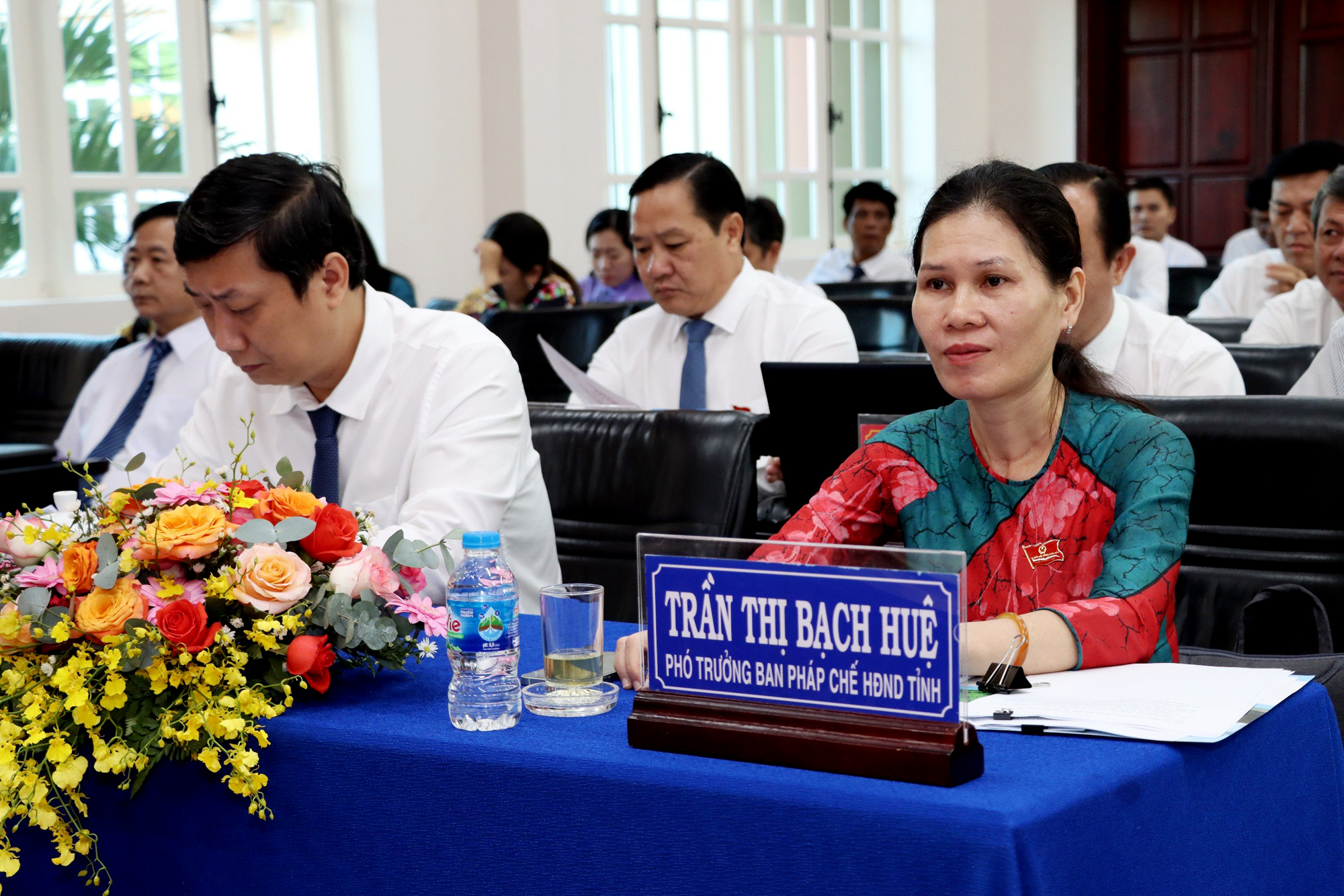 Các đại biểu tham dự kỳ họp.