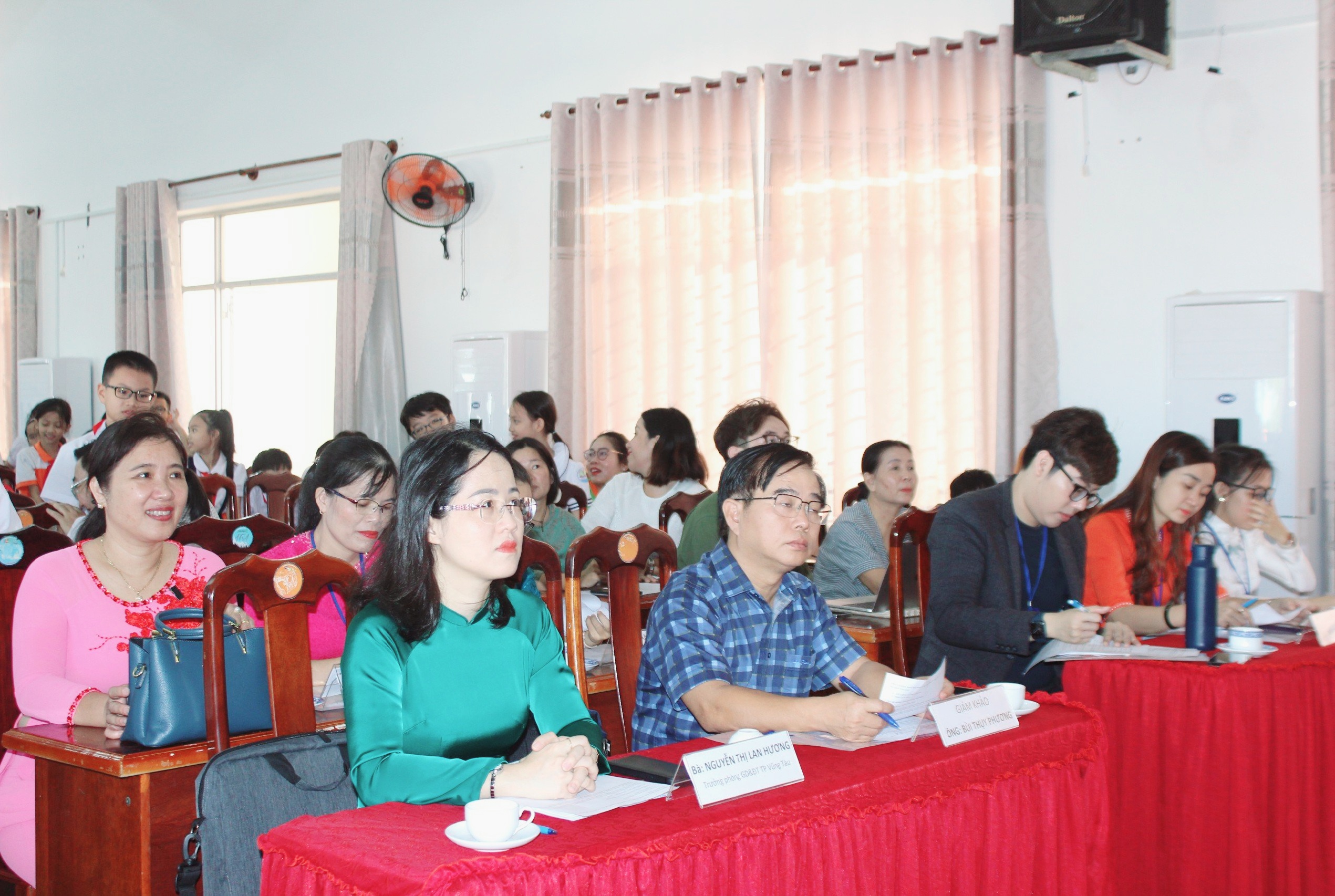 Các đại biểu tham dự Hội thi.