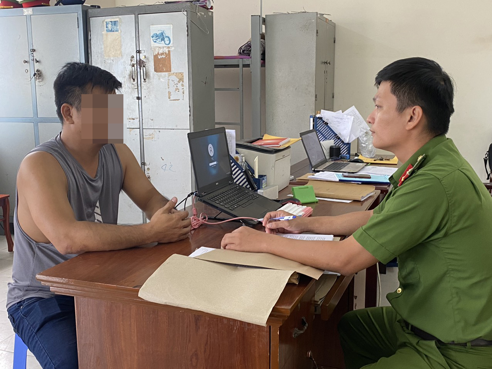 Cơ quan Công an huyện Long Điền làm việc với D.
