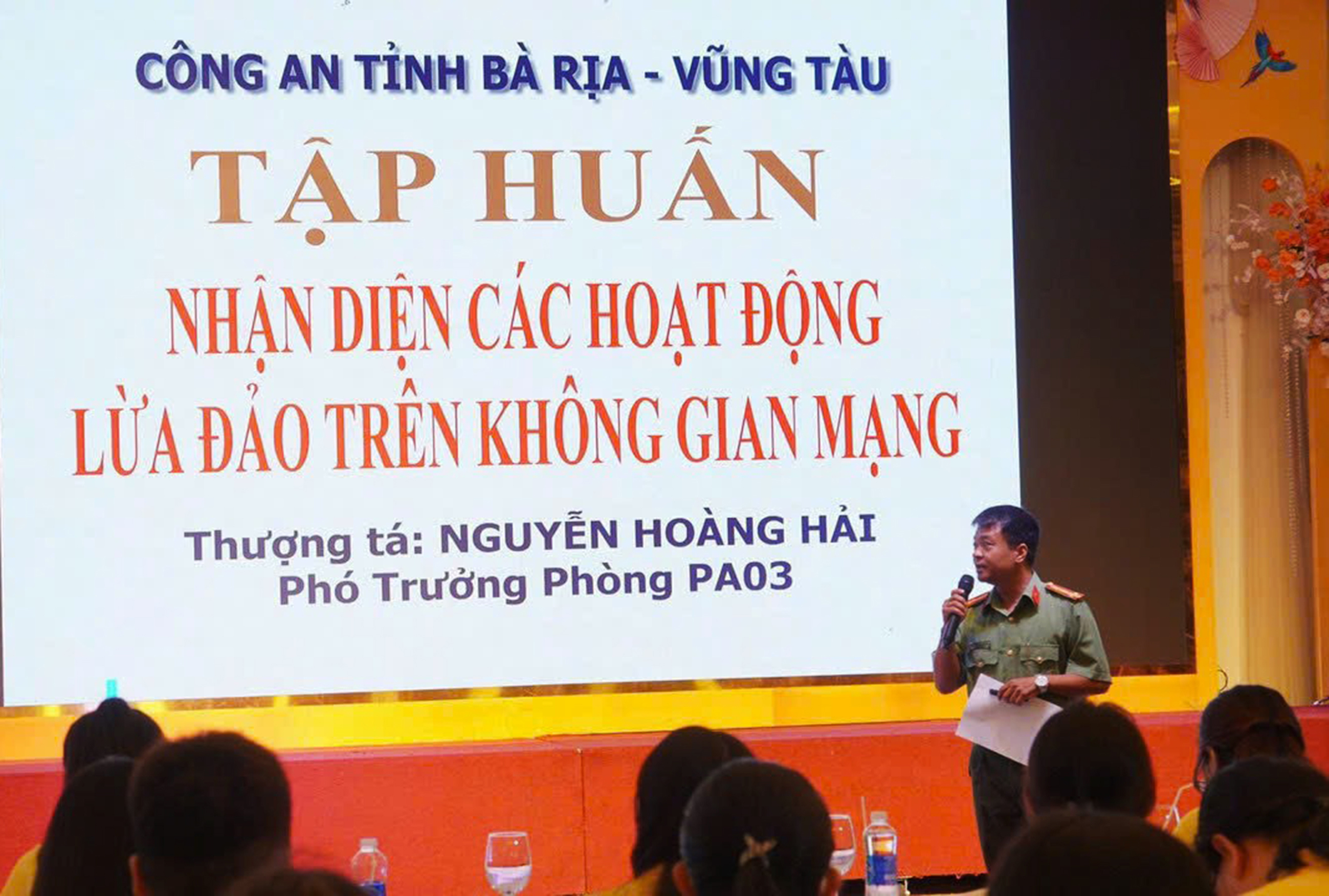 Công an tỉnh tập huấn nhận diện các hoạt động lừa đảo trên không gian mạng tại Trường Đại học Bà Rịa-Vũng Tàu.