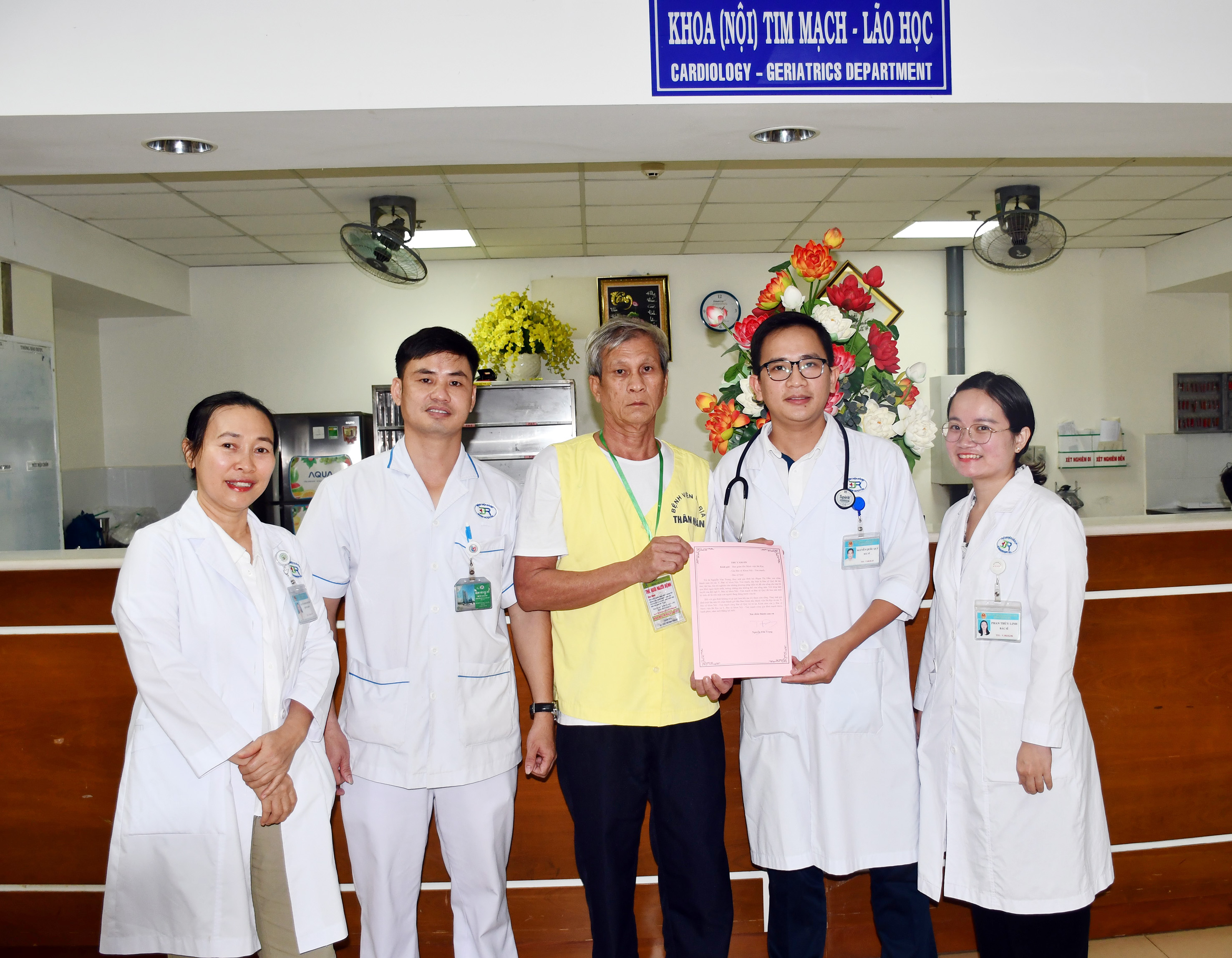 Con trai bà D. gửi thư cảm ơn đội ngũ y, bác sĩ các khoa của Bệnh viện Bà Rịa đã cứu sống mẹ mình.
