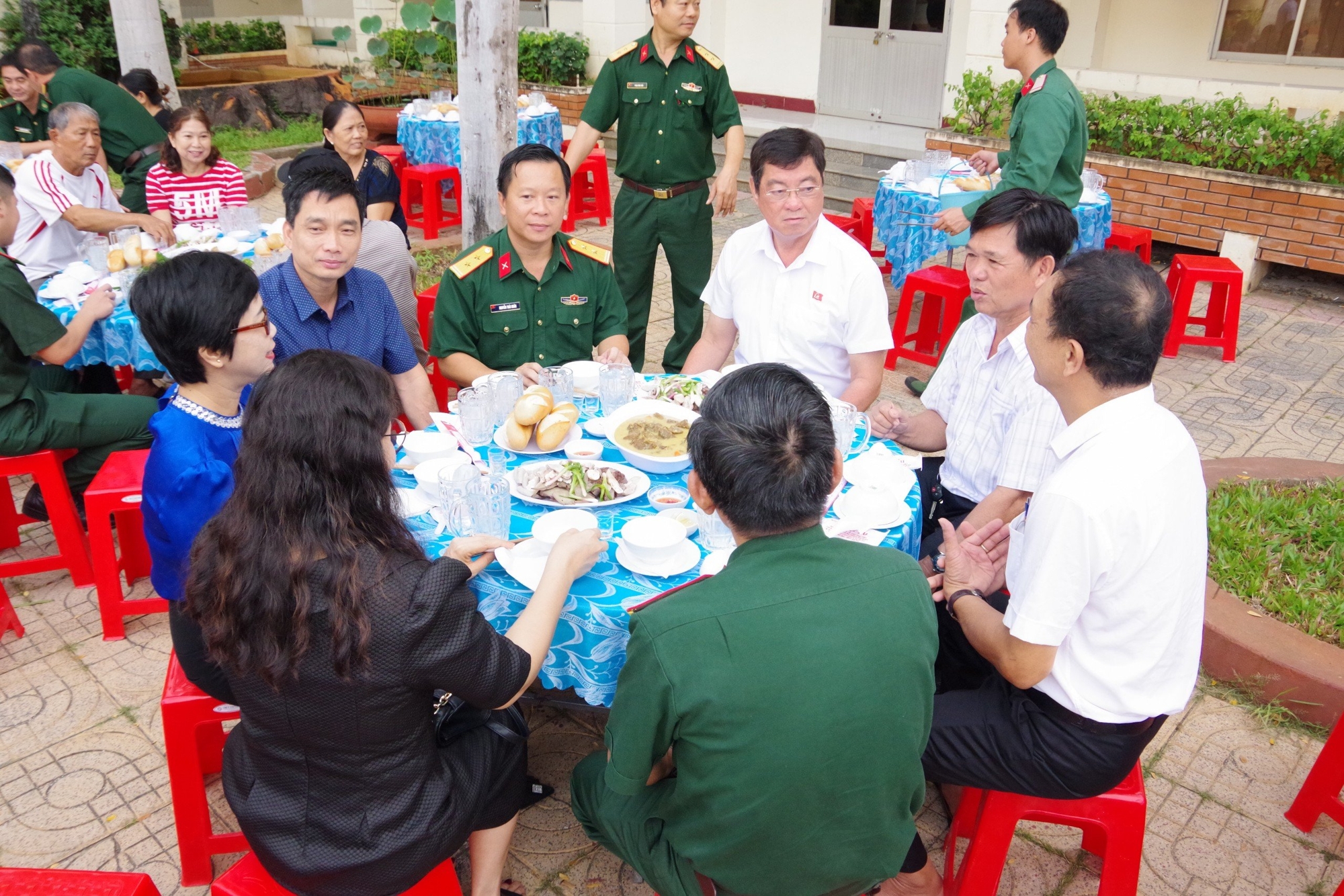 Chương trình “Ăn sáng cùng ngư dân” Chương trình “Ăn sáng cùng ngư dân” được TP. Vũng Tàu tổ chức mỗi quý một lần nhằm kịp thời quan tâm chăm lo đời sống và chất, tinh thần cho ngư dân trên địa bàn yên tâm vươn khơi, bám biển.