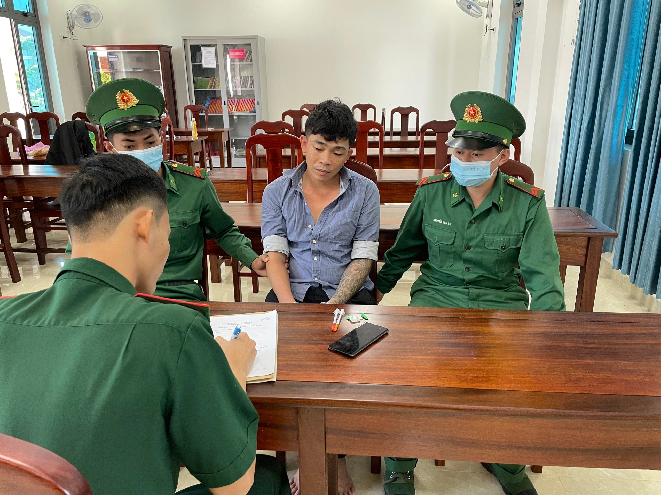 Đối tượng Nguyễn Anh Tuấn (SN 1989, ngụ huyện Xuyên Mộc) cùng tang vật
