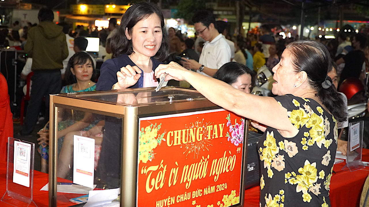 Hưởng ứng lời kêu gọi của UBND huyện và UBMTTQVN huyện Châu Đức, các đơn vị, doanh nghiệp đã ủng hộ hơn 2 tỷ đồng cho Quỹ 