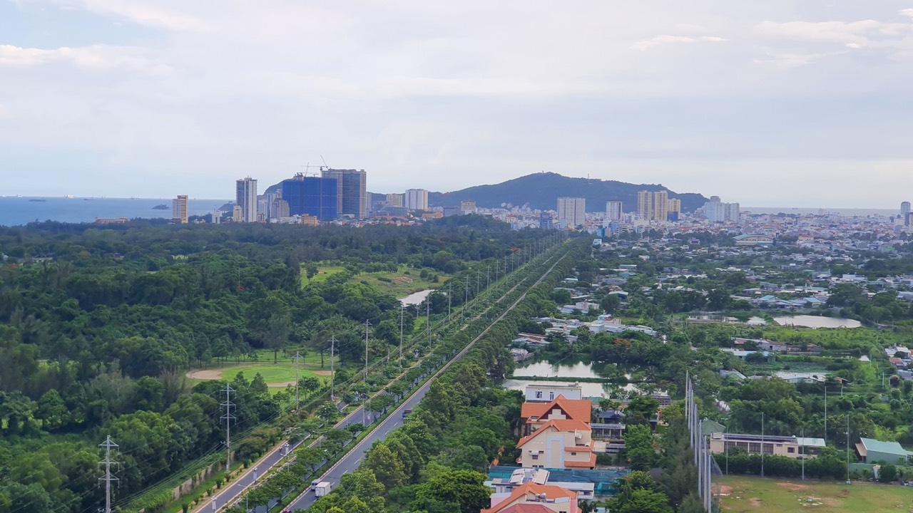 TP.Vũng Tàu đã lập và điều chỉnh nhiều quy hoạch phân khu để phù hợp với định hướng phát triển của tỉnh, đưa Vũng Tàu trở thành thành phố du lịch đẳng cấp quốc tế. Trong ảnh: Một góc đường 3/2 TP.Vũng Tàu.