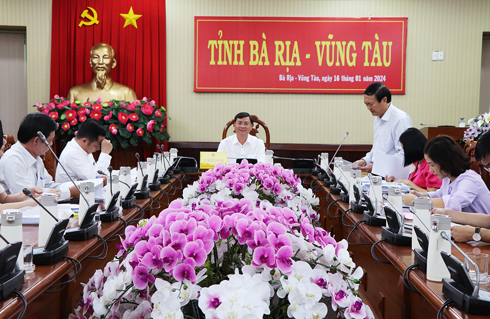 Phó chủ tịch UBND tỉnh Nguyễn Công Vinh chủ trì buổi làm việc về tình hình hoạt động của Quỹ hỗ trợ kinh tế tập thể và thực hiện tổ chức sắp xếp lại theo Nghị định 45/2021/NĐ-CP của Chính Phủ.