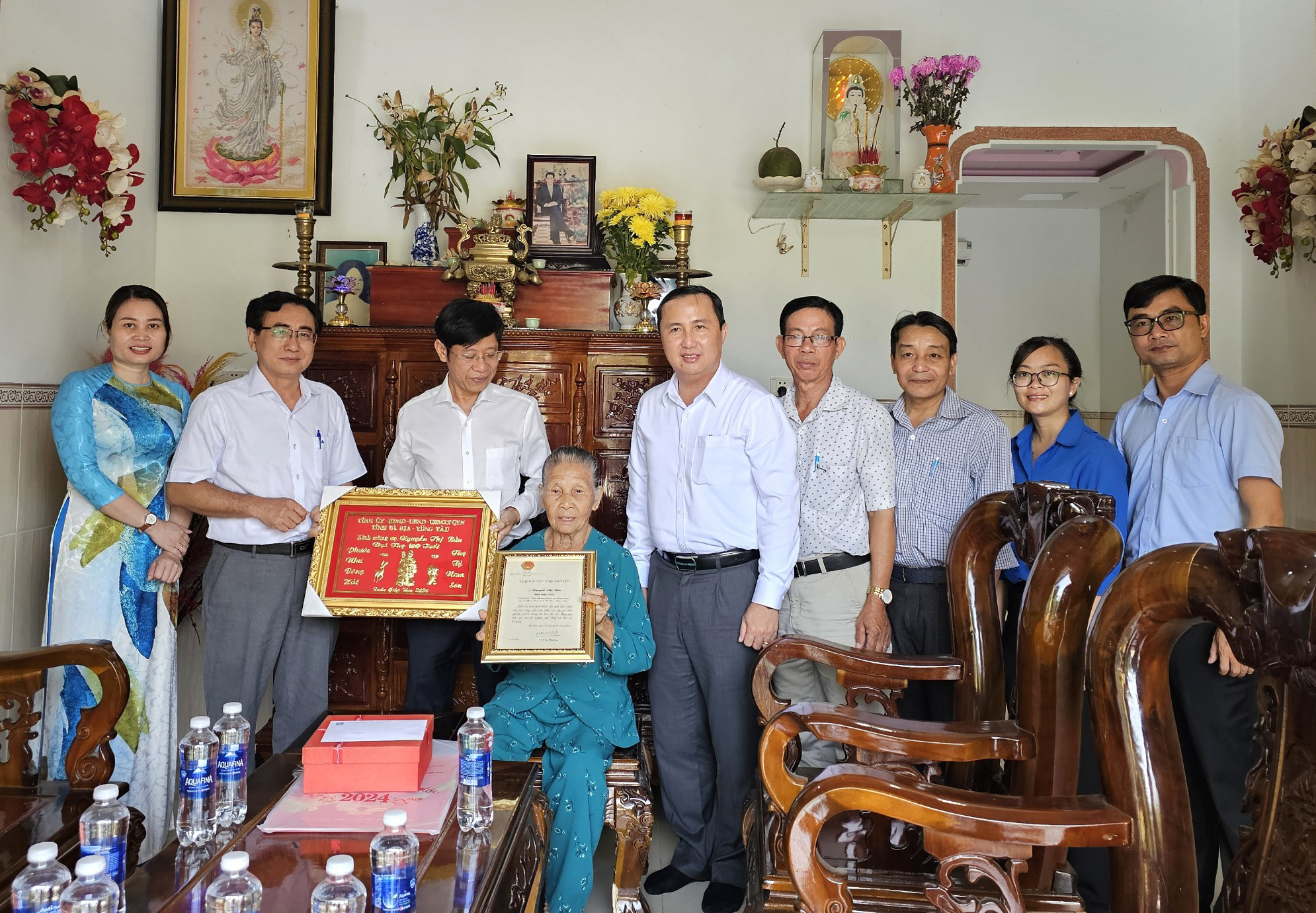 Đoàn lãnh đạo Tỉnh ủy, HĐND, UBND, Ủy ban MTTQ Việt Nam tỉnh thăm, chúc thọ người cao tuổi trên địa bàn huyện Châu Đức sáng 19/1.