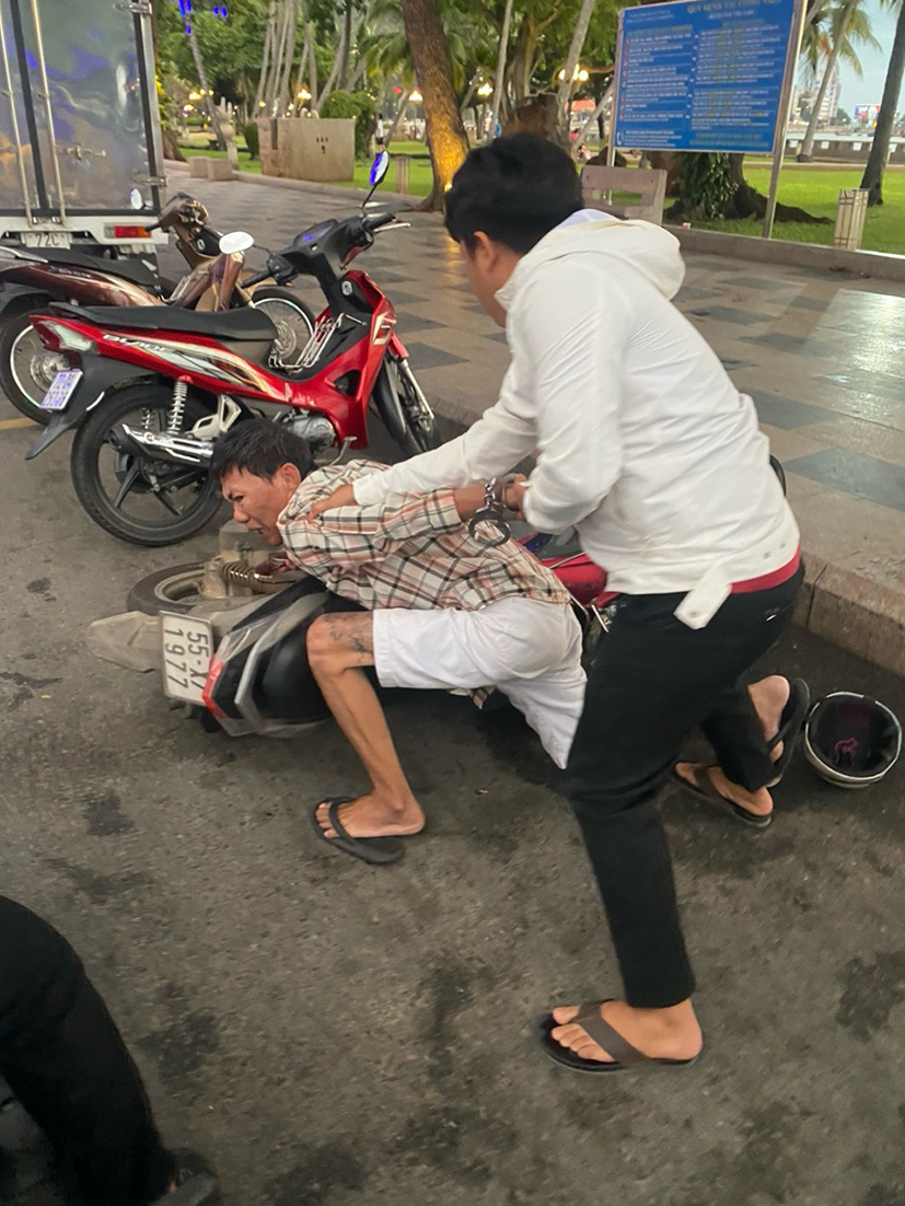 Lực lượng chức năng bắt quả tang đối tượng trộm cắp xe máy xảy ra ngày 27/12/2023, tại khu vực Bãi Trước (TP.Vũng Tàu).