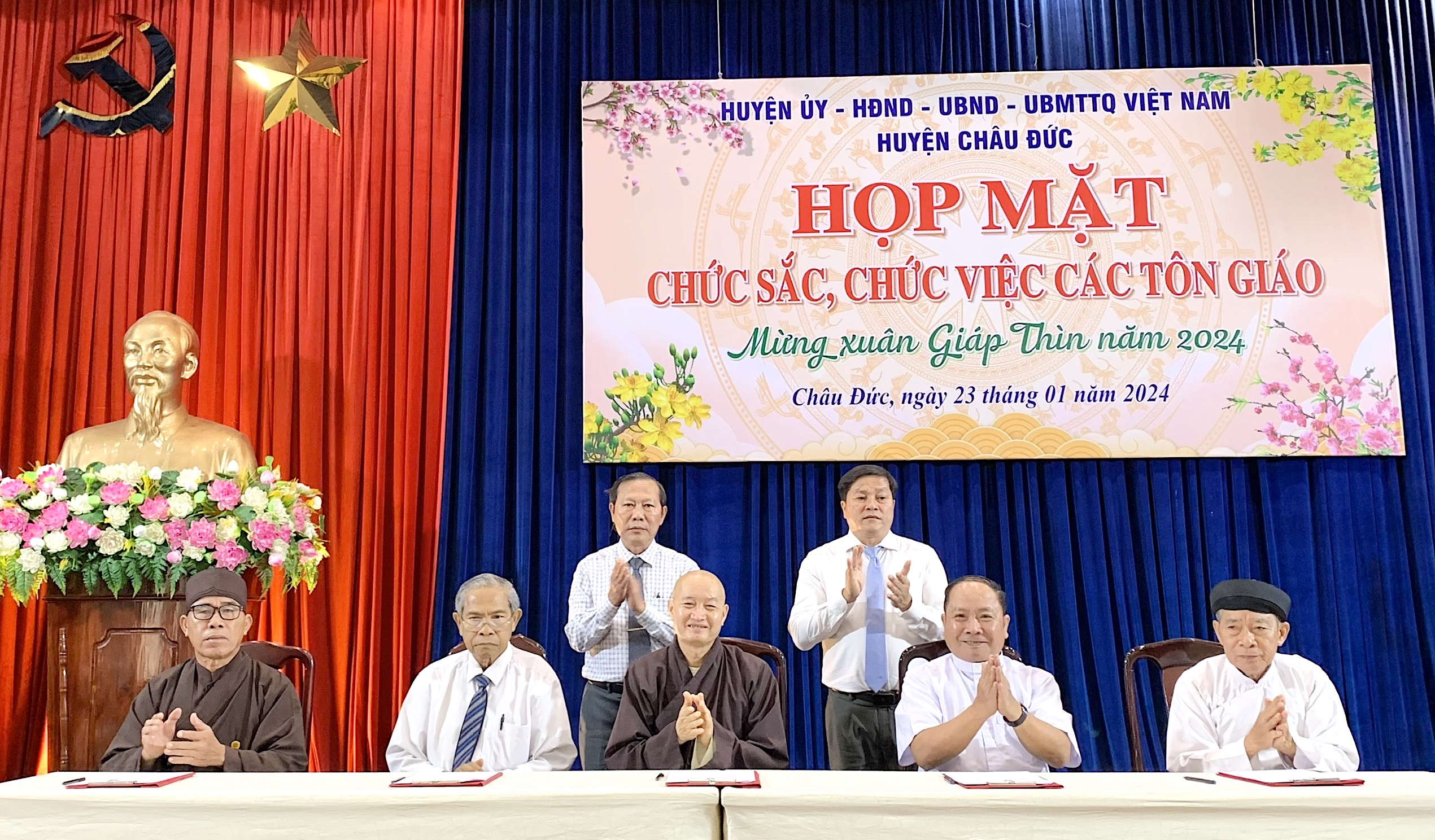 Đại diện các tôn giáo ký kết