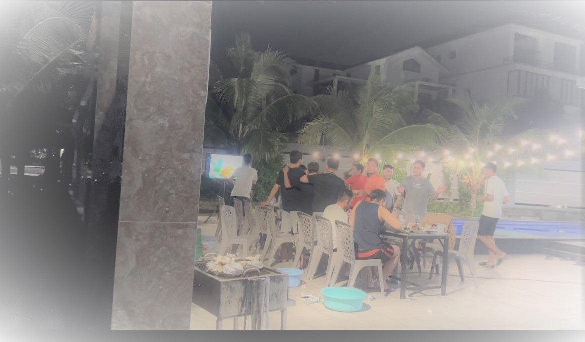 Người dân phản ánh, khách du lịch thuê căn hộ du lịch ở khu Thanh Bình (phường 10) hát hò gây ồn ào.  Ảnh: QUANG VŨ