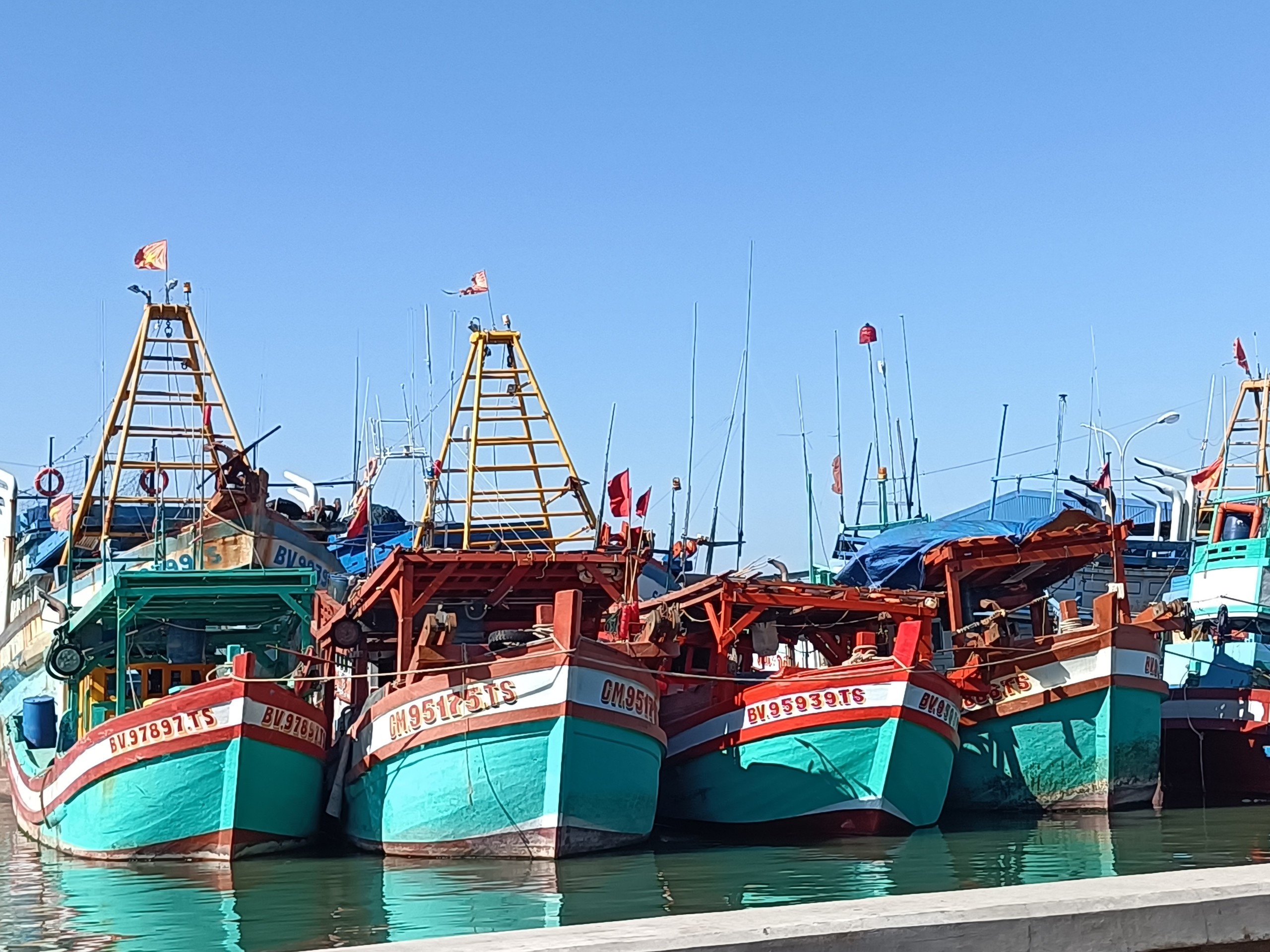 Tàu cá neo đậu ở cảng Cát Lở (TP.Vũng Tàu).