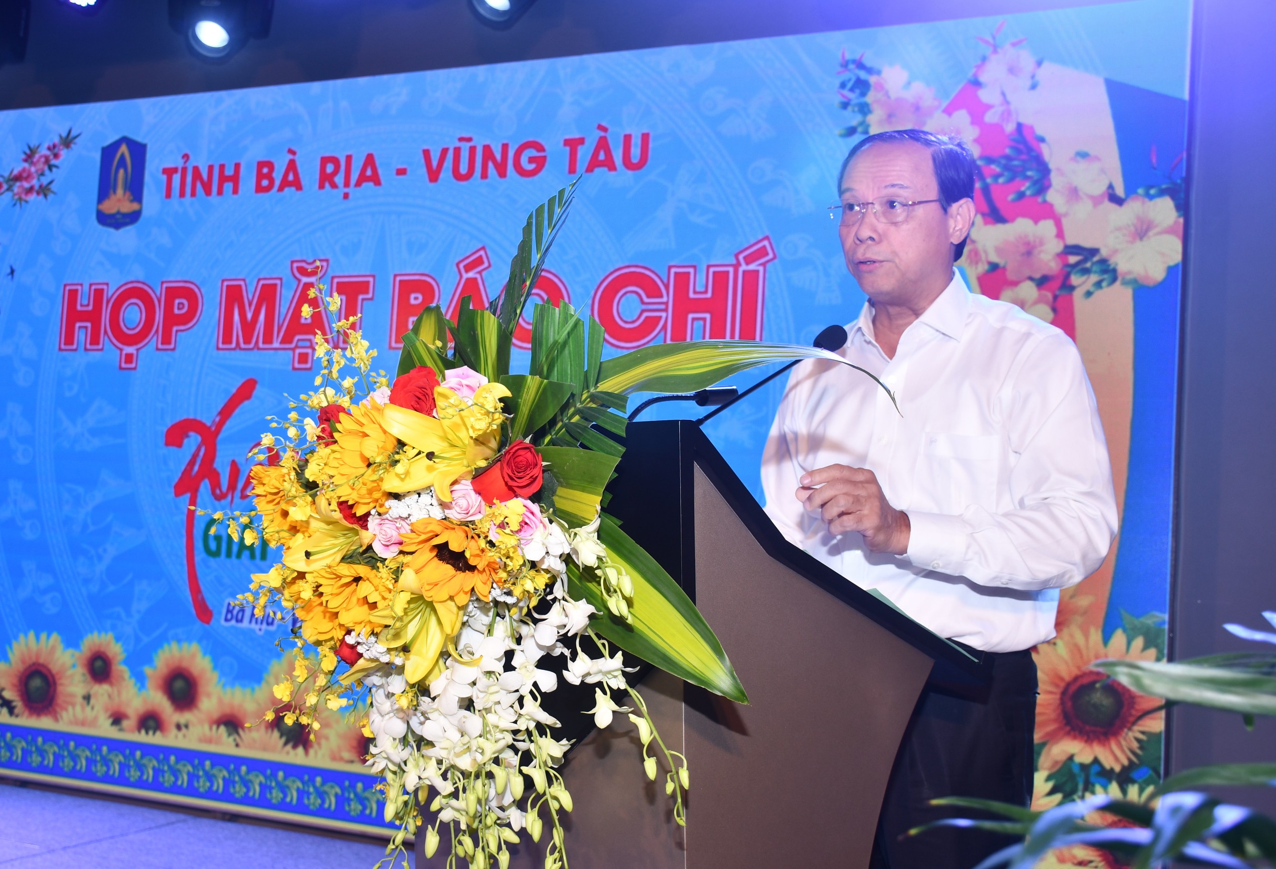 Ông Nguyễn Văn Thọ, Chủ tịch UBND tỉnh phát biểu tại buổi họp mặt.