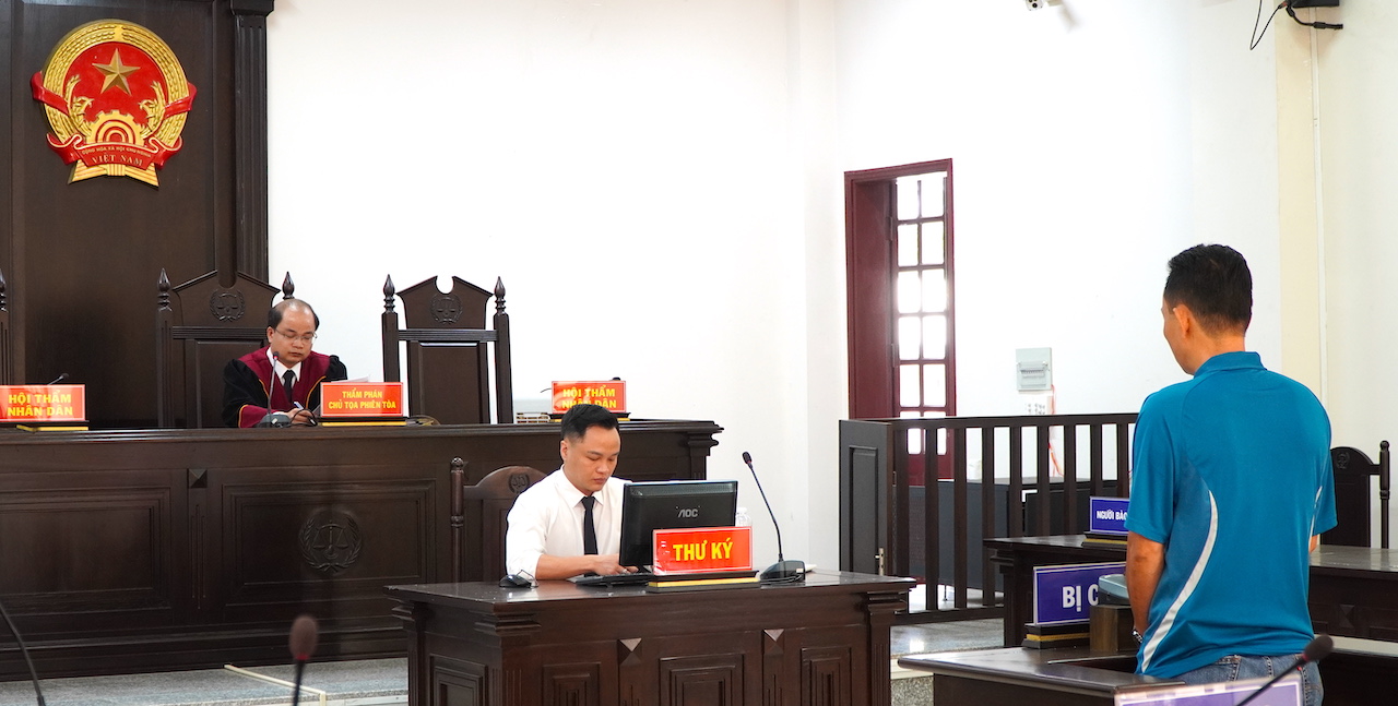 N. bị tuyên phạt 80 triệu đồng vì tàng trữ 8 khối pháo hoa nổ.