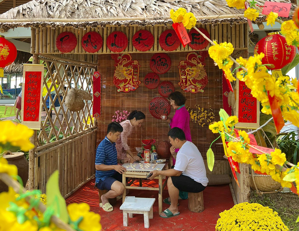 Không gian Tết cổ truyền đầm ấm được tái hiện  tại Palace Long Hải Resort.