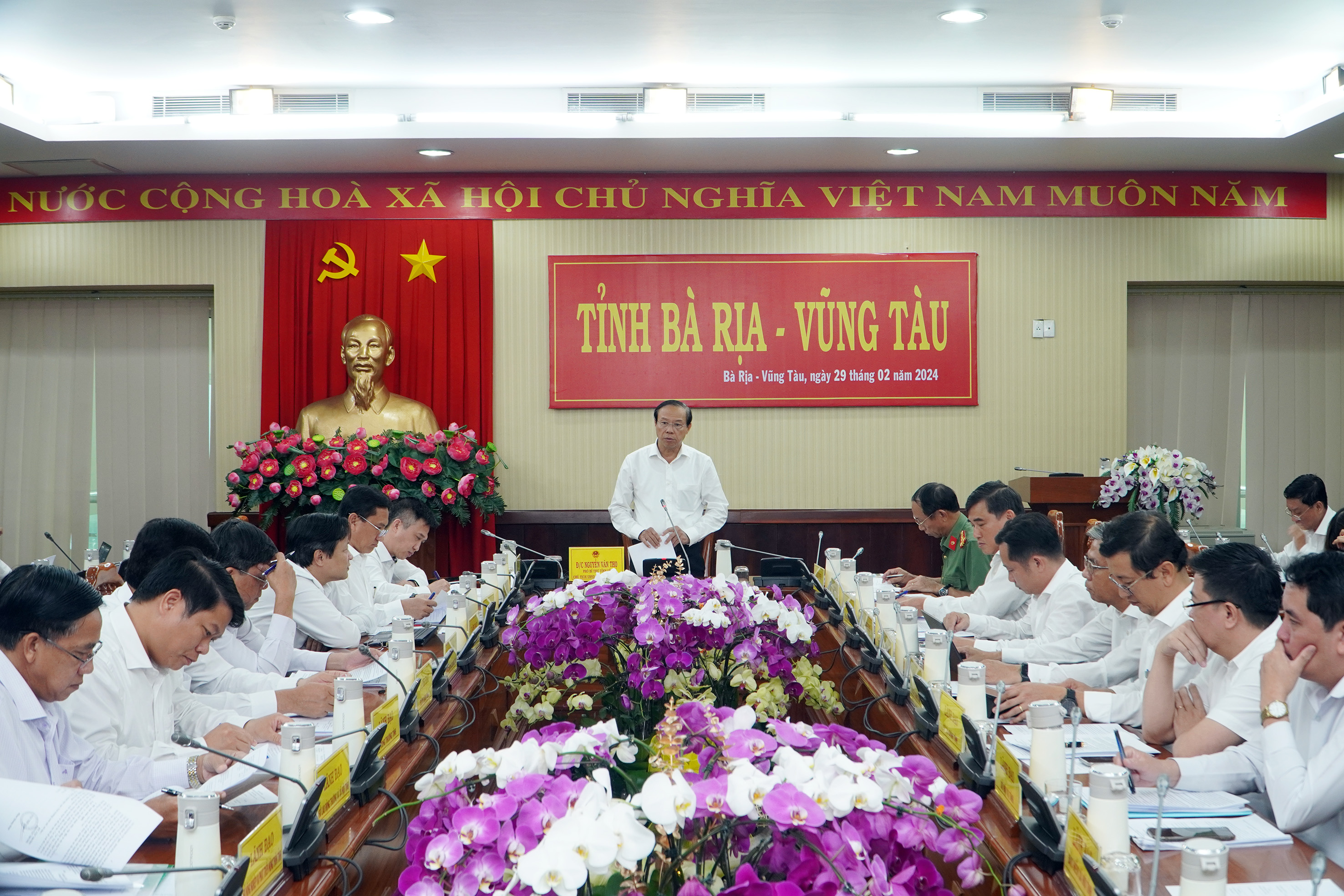 Ông Nguyễn Văn Thọ, Chủ tịch UBND tỉnh phát biểu kết luận cuộc họp.