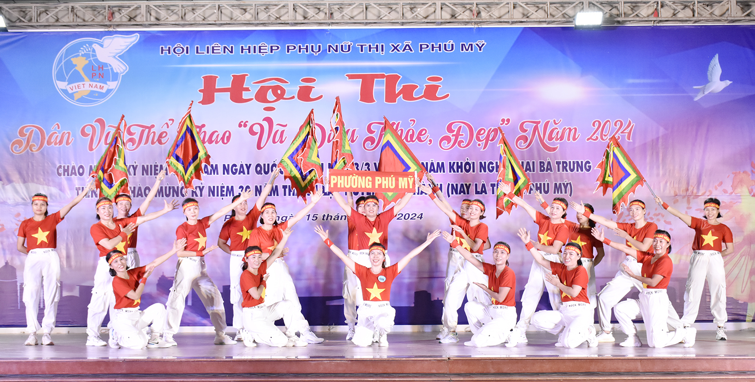 Tiết mục “Dòng máu lạc hồng” của Hội LHPN phường Phú Mỹ đạt giải Nhì tại hội thi.