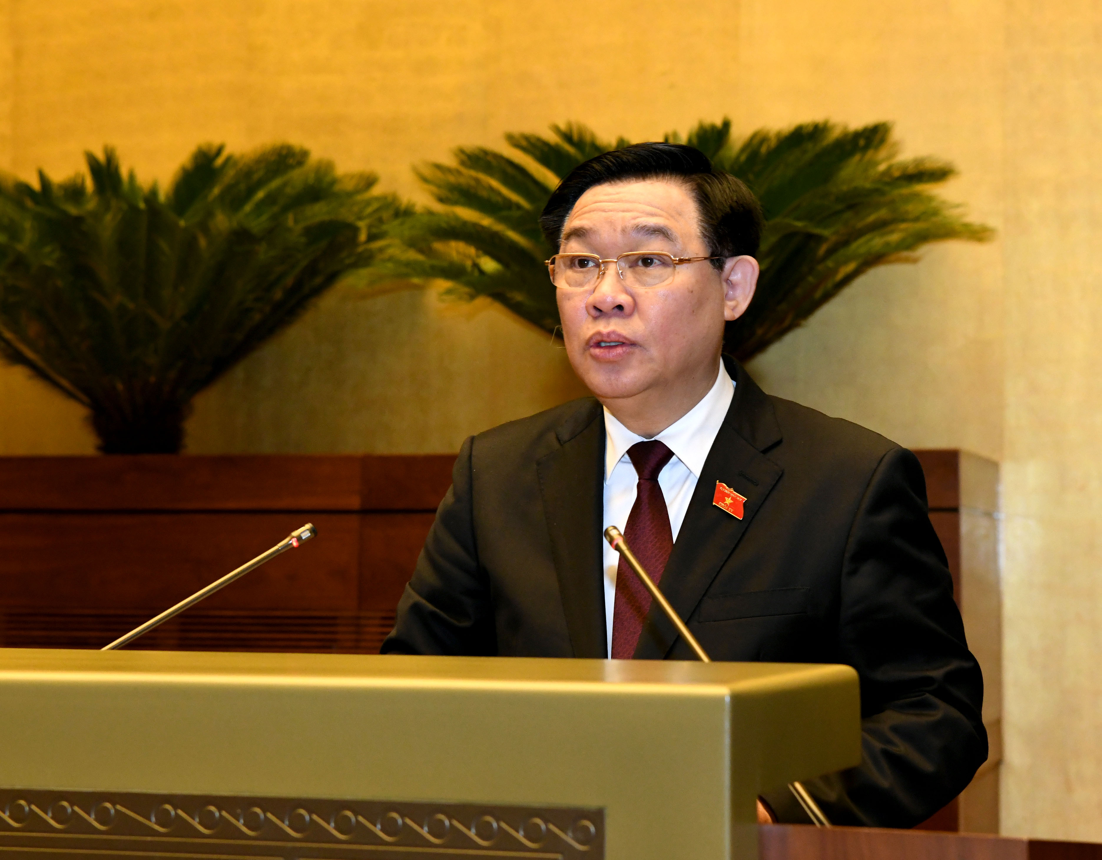 Chủ tịch Quốc hội Vương Đình Huệ phát biểu tại phiên chất vấn.