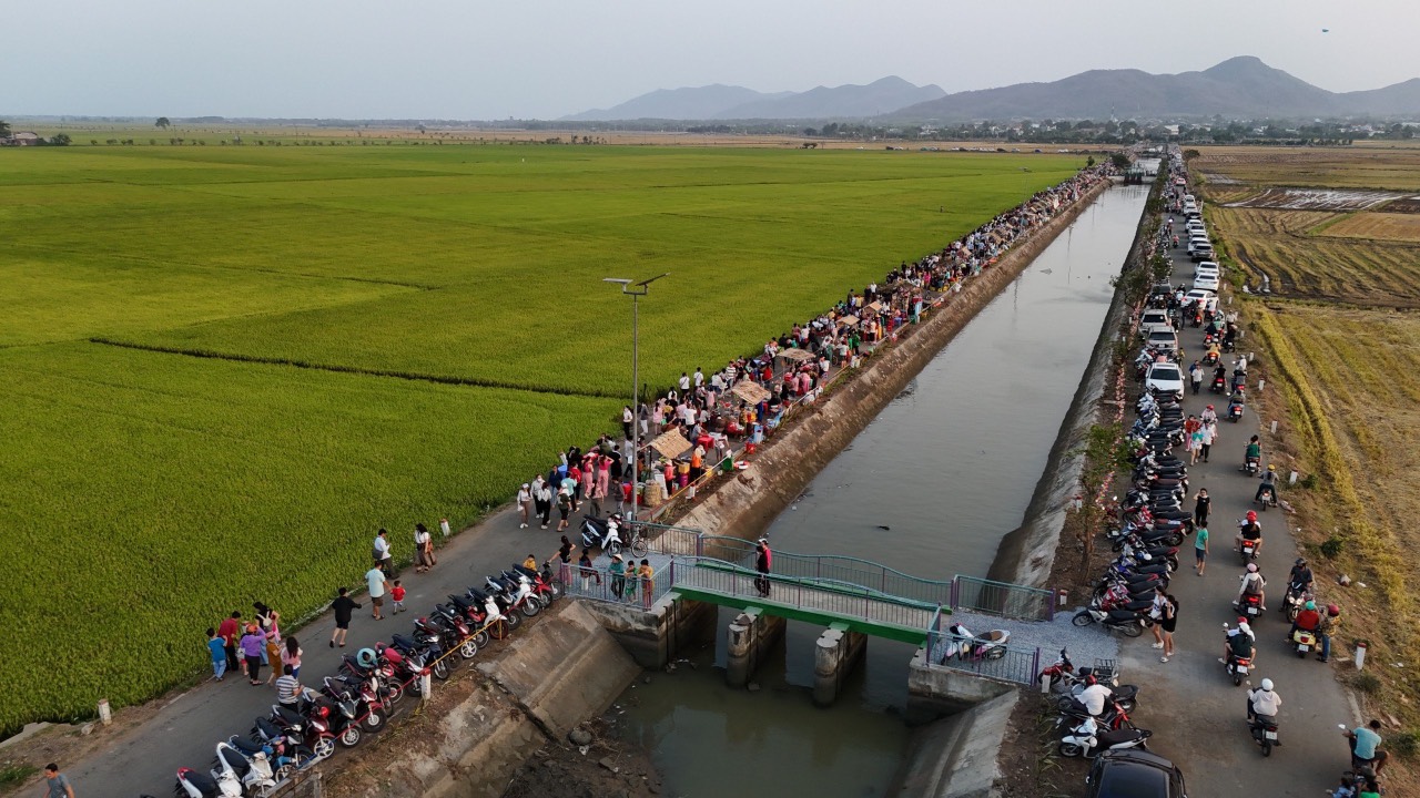 Xã An Nhứt xây dựng khoảng 20 km đường nội đồng, bờ kênh phát triển du lịch cộng đồng mới mẻ, độc đáo.