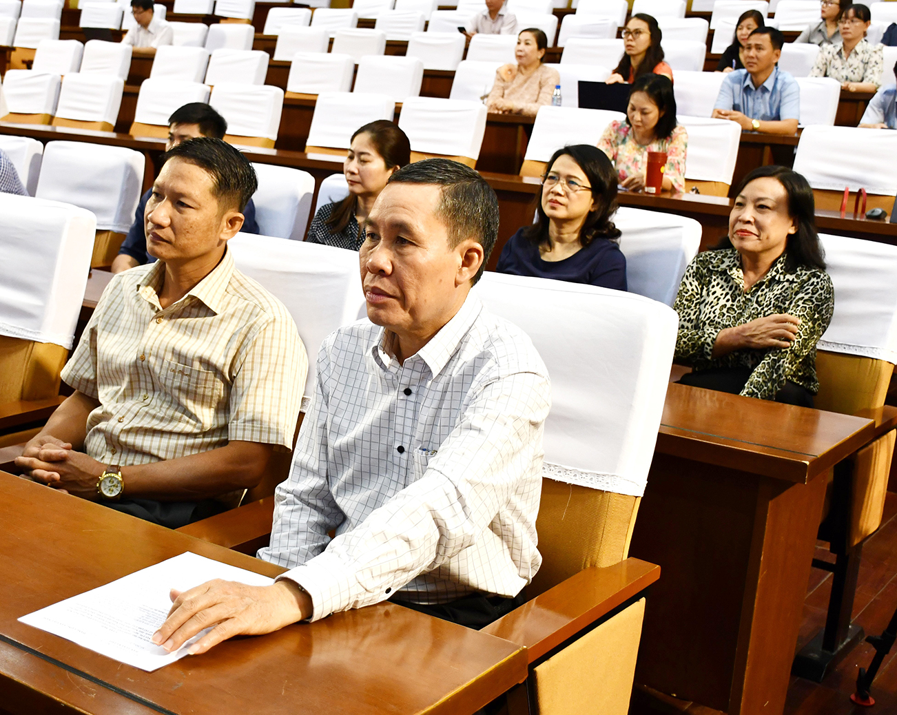 Các đại biểu dự hội nghị tại điểm cầu Trung tâm Hội nghị tỉnh.
