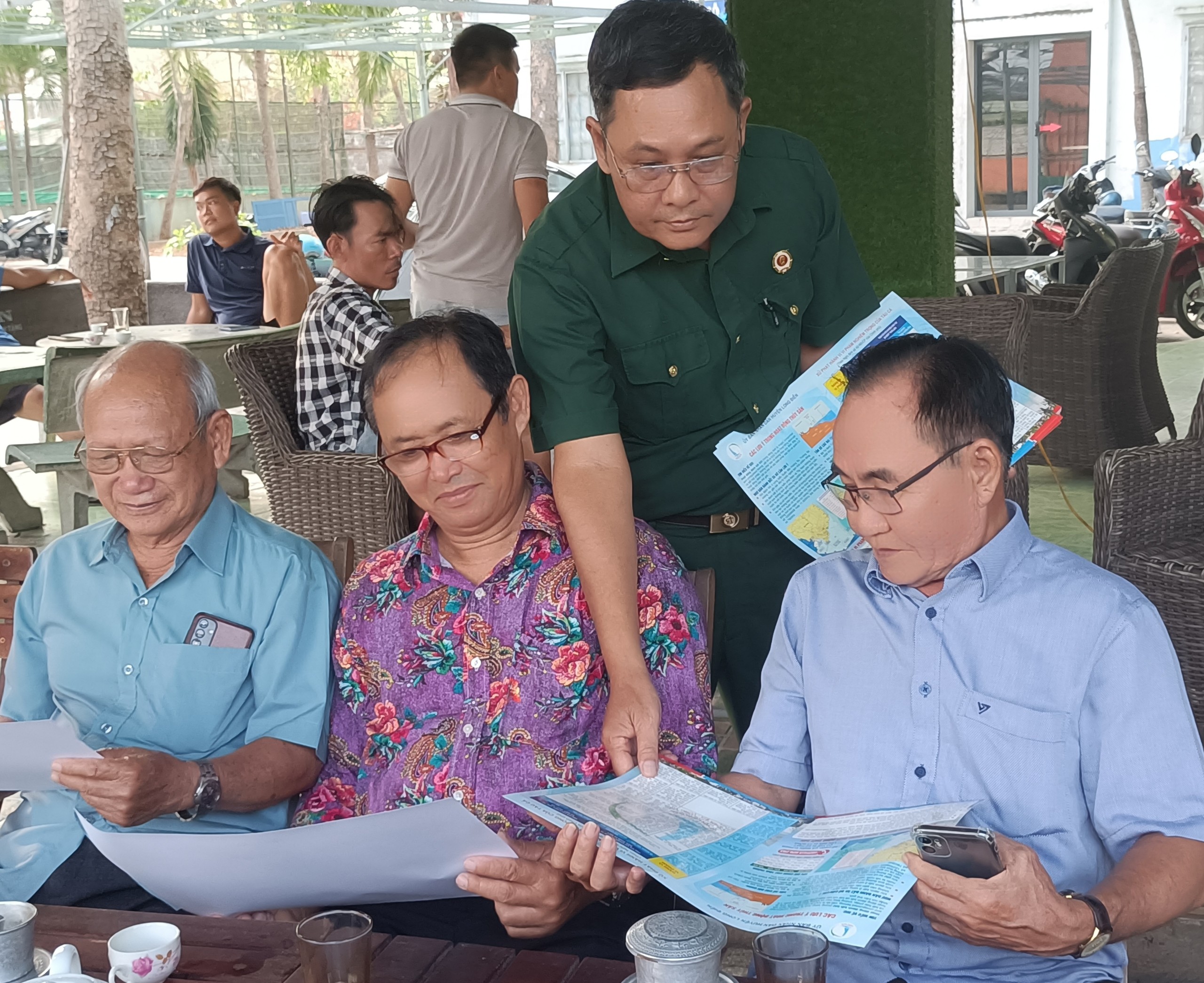 Thông qua các buổi cà phê, ăn sáng, ngư dân nâng cao nhận thức, tuân thủ tốt hơn các quy định chống khai IUU