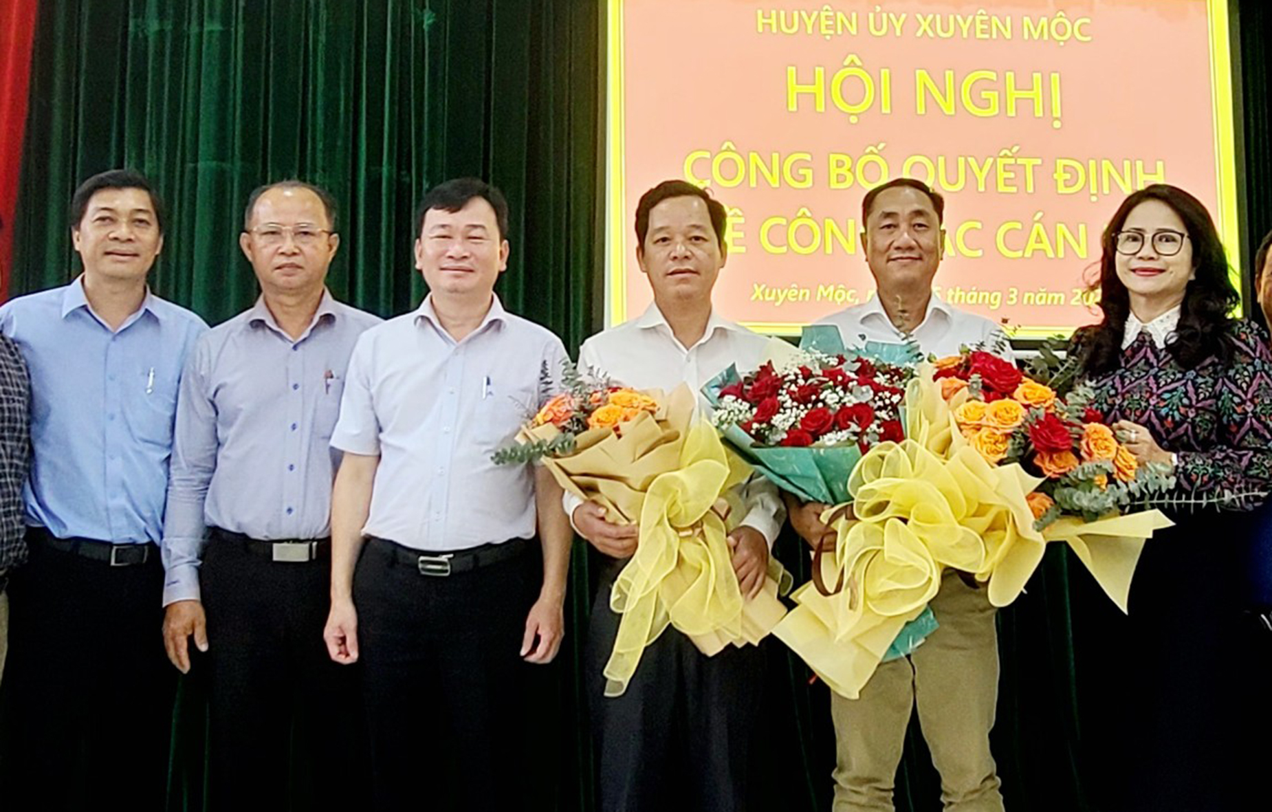 Lãnh đạo Huyện ủy, UBND huyện Xuyên Mộc trao quyết định điều động, bổ nhiệm cán bộ