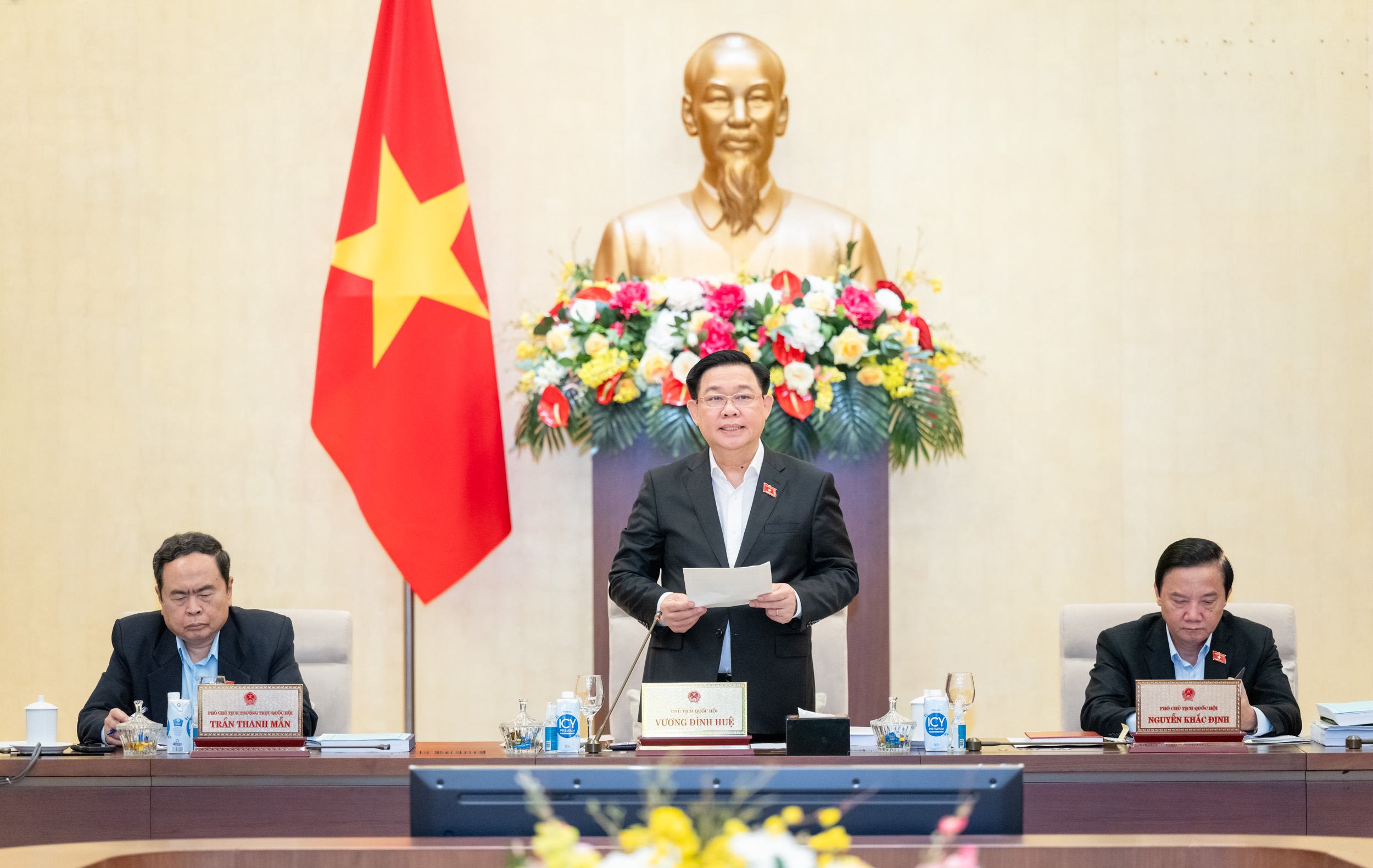 Chủ tịch Quốc hội Vương Đình Huệ phát biểu khai mạc phiên họp Chuyên đề pháp luật của UBTVQH.