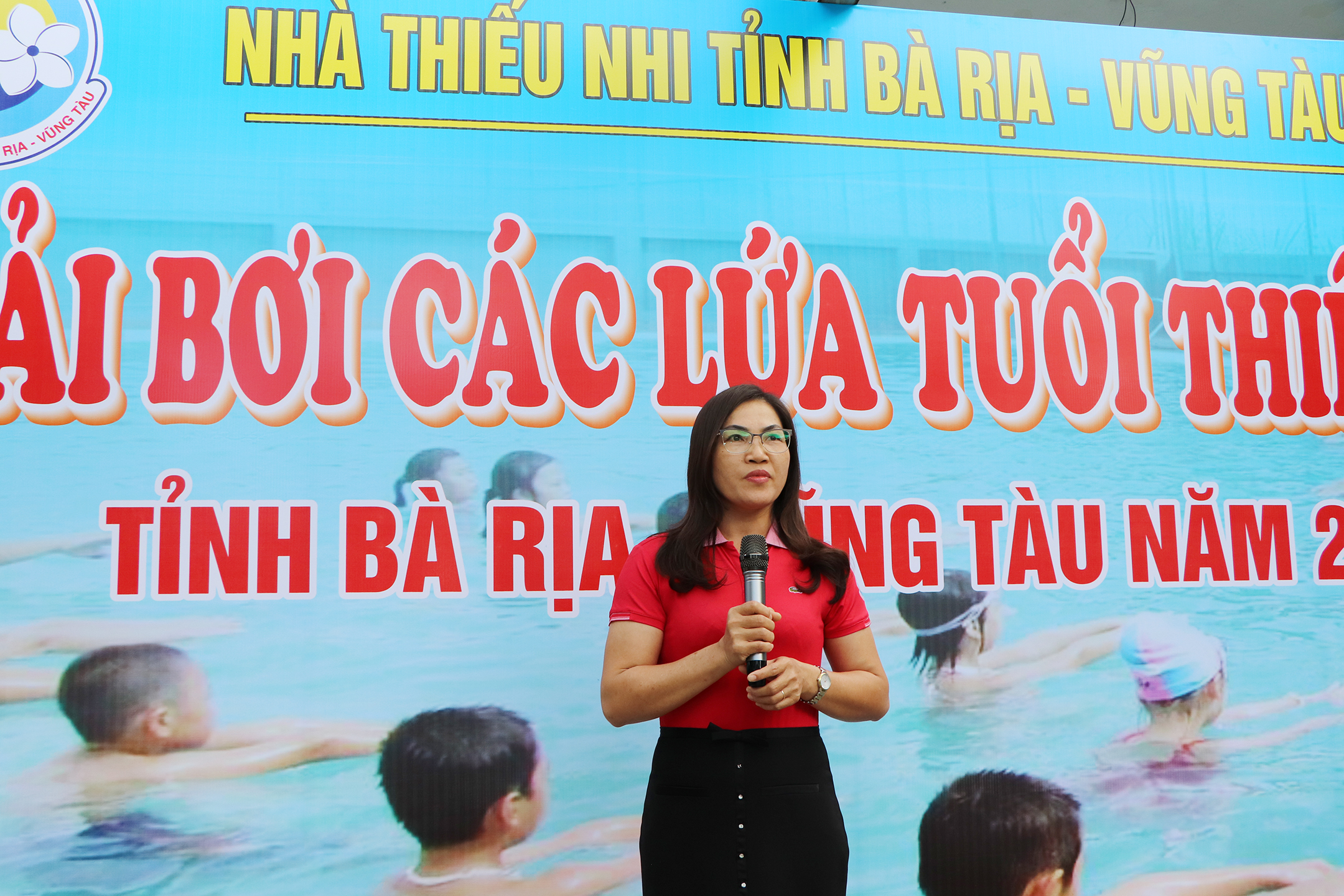 Bà Đỗ Thị Chi, Phó Giám đốc Nhà thiếu nhi phát biểu khai mạc Giải.