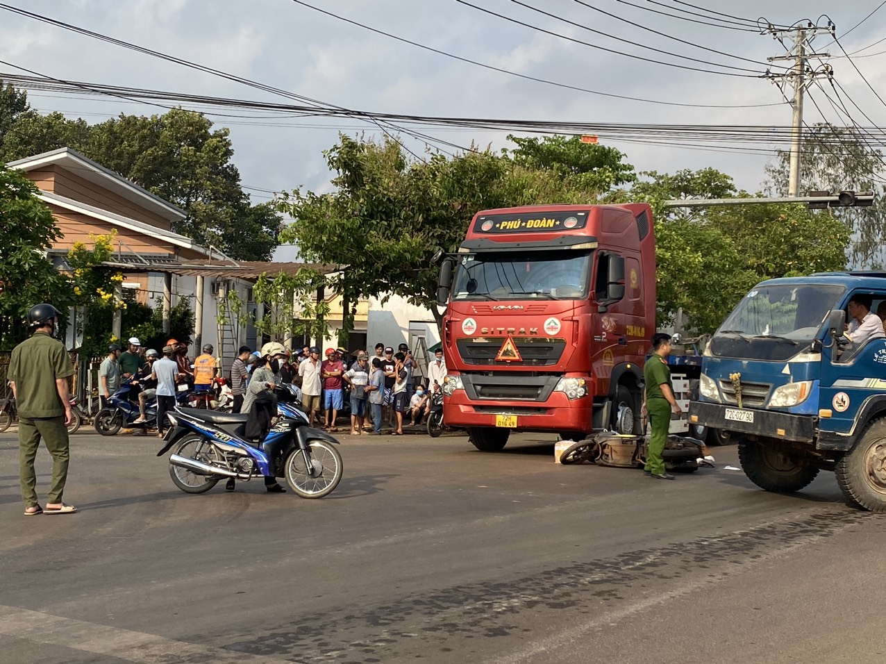 Hiện trường vụ TNGT làm 1 người phụ nữ tử vong