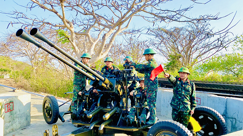 Giờ huấn luyện của cán bộ, chiến sĩ đại đội pháo phòng không 37 (Ban CHQS TP.Vũng Tàu).