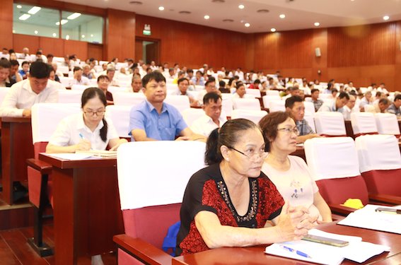 Các đại biểu tham dự hội nghị tập huấn sáng 22/4.