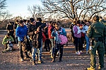 Mỹ thúc đẩy trục xuất người xin tị nạn có tiền án