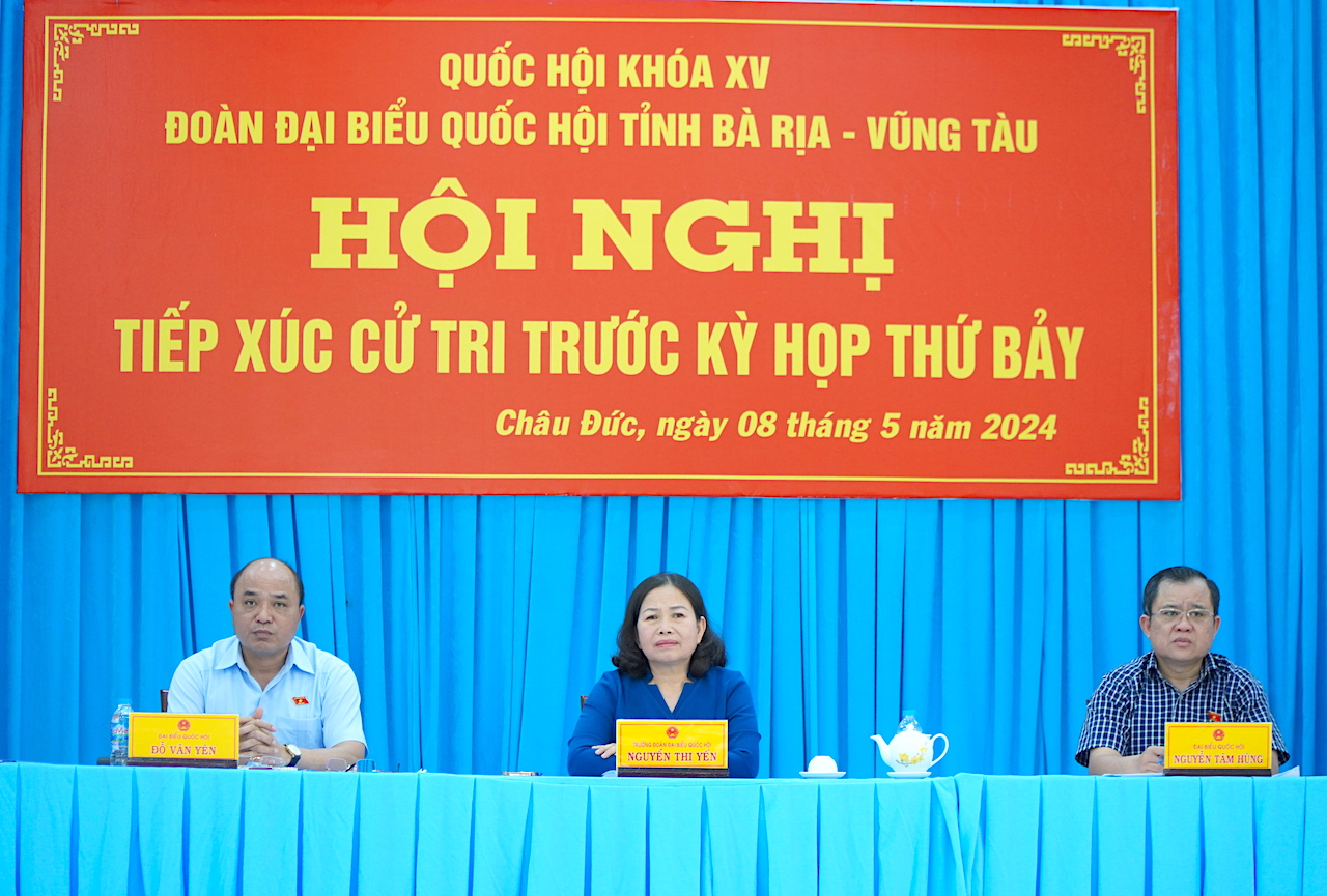 ĐBQH tỉnh gồm: bà Nguyễn Thị Yến, Phó Bí thư Thường trực Tỉnh ủy, Trưởng Đoàn ĐBQH tỉnh; Chuẩn Đô đốc Đỗ Văn Yên, Phó Chính ủy Quân chủng Hải quân; Đại tá Nguyễn Tâm Hùng tiếp xúc cử tri huyện
