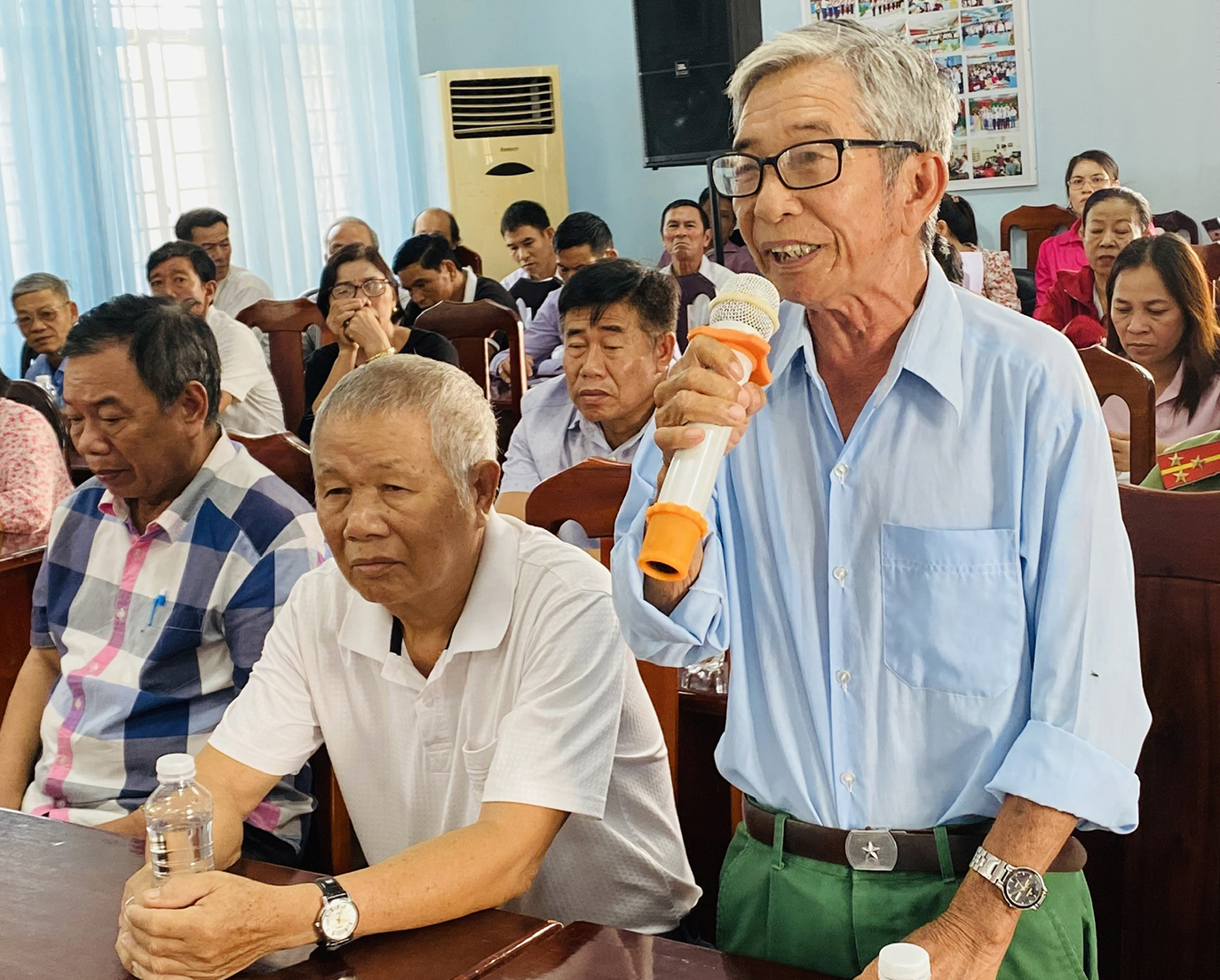 Cử tri Trần Đức Tính kiến nghị giảm độ tuổi hưởng trợ cấp cho người cao tuổi xuống 75 tuổi.