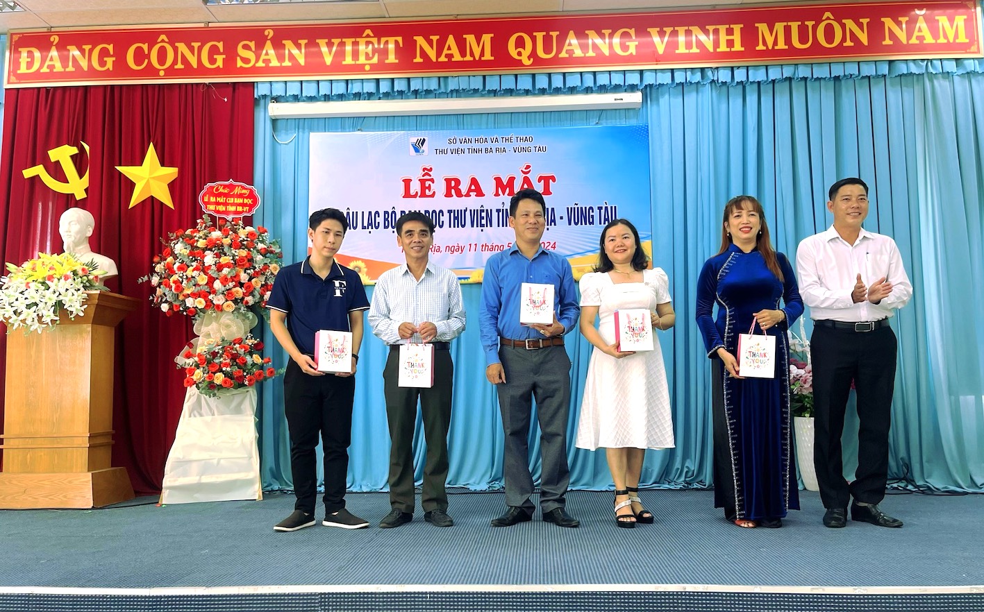 Ban chủ nhiệm CLB Bạn đọc Thư viện tỉnh chính thức ra mắt.