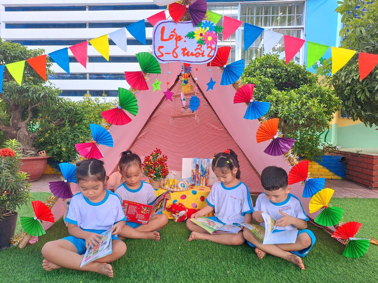 HS Trường MN Phước Thắng trải nghiệm các hoạt động tại Trại hè của bé.