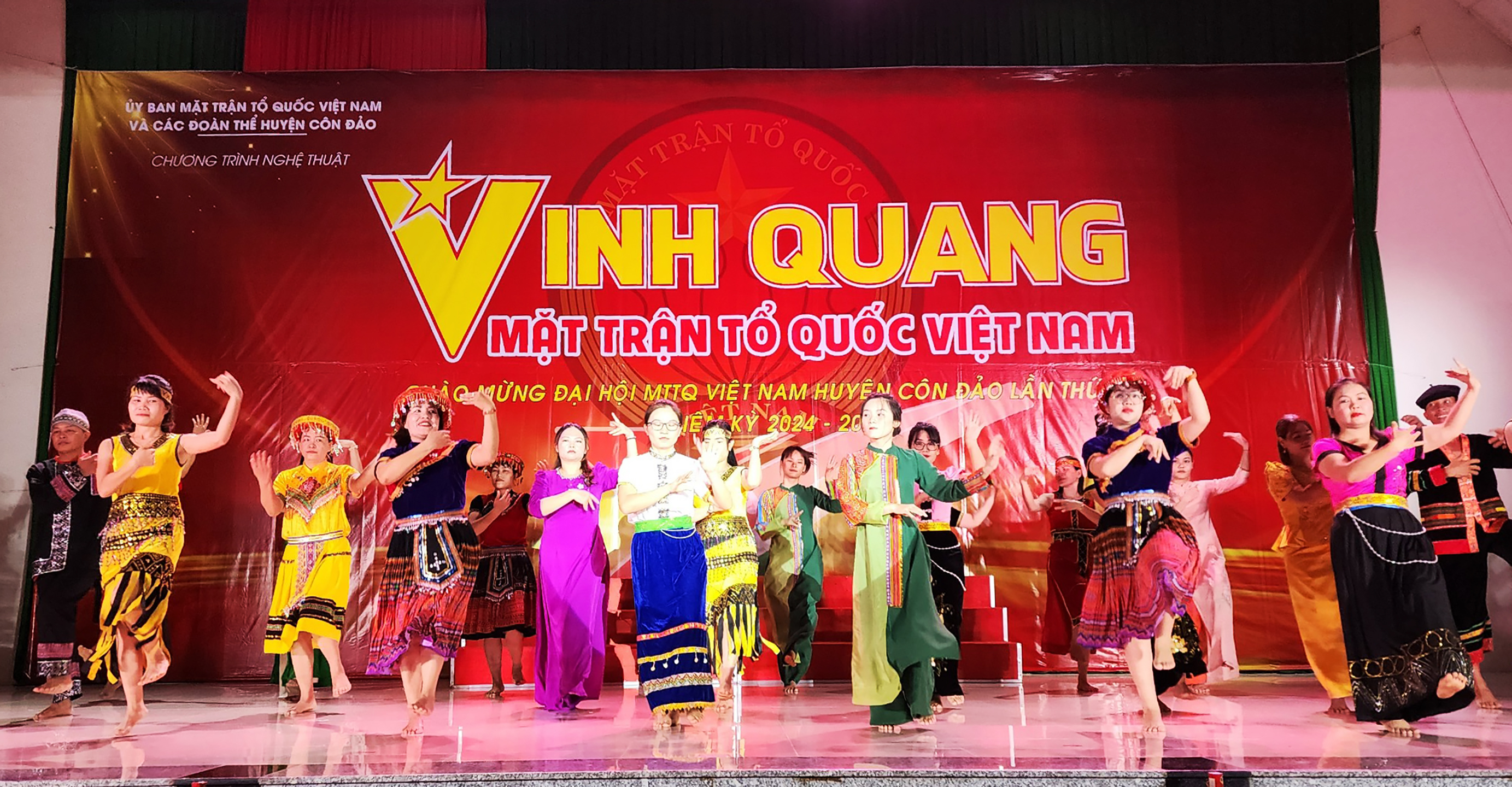 Các ca khúc biểu diễn tại chương trình đậm nét tuyên truyền sức mạnh khối đại đoàn kết toàn dân tộc.